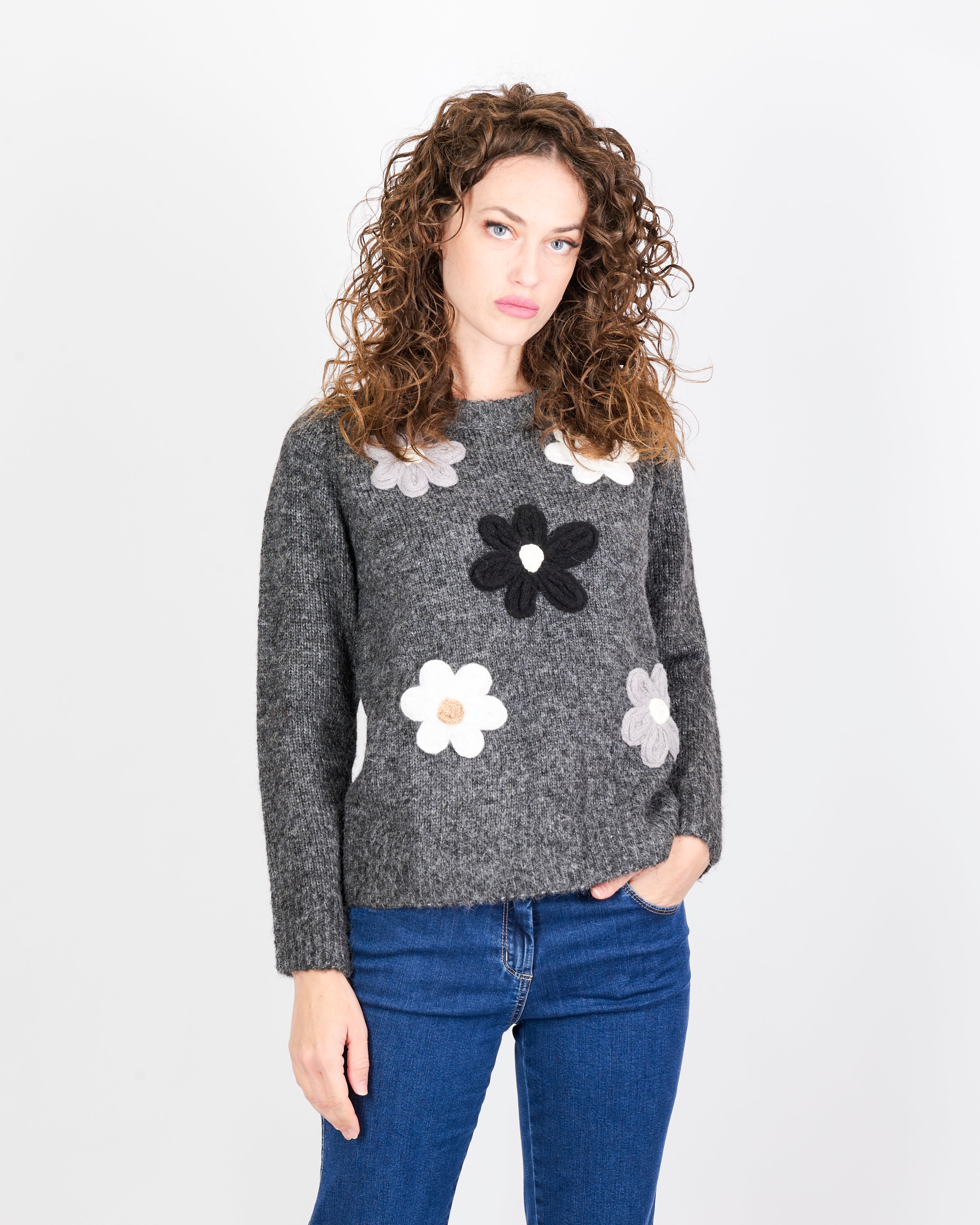 Maglia paricollo fiori ricamati 5465