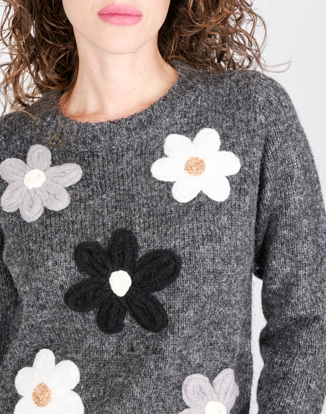 Maglia paricollo fiori ricamati 5465