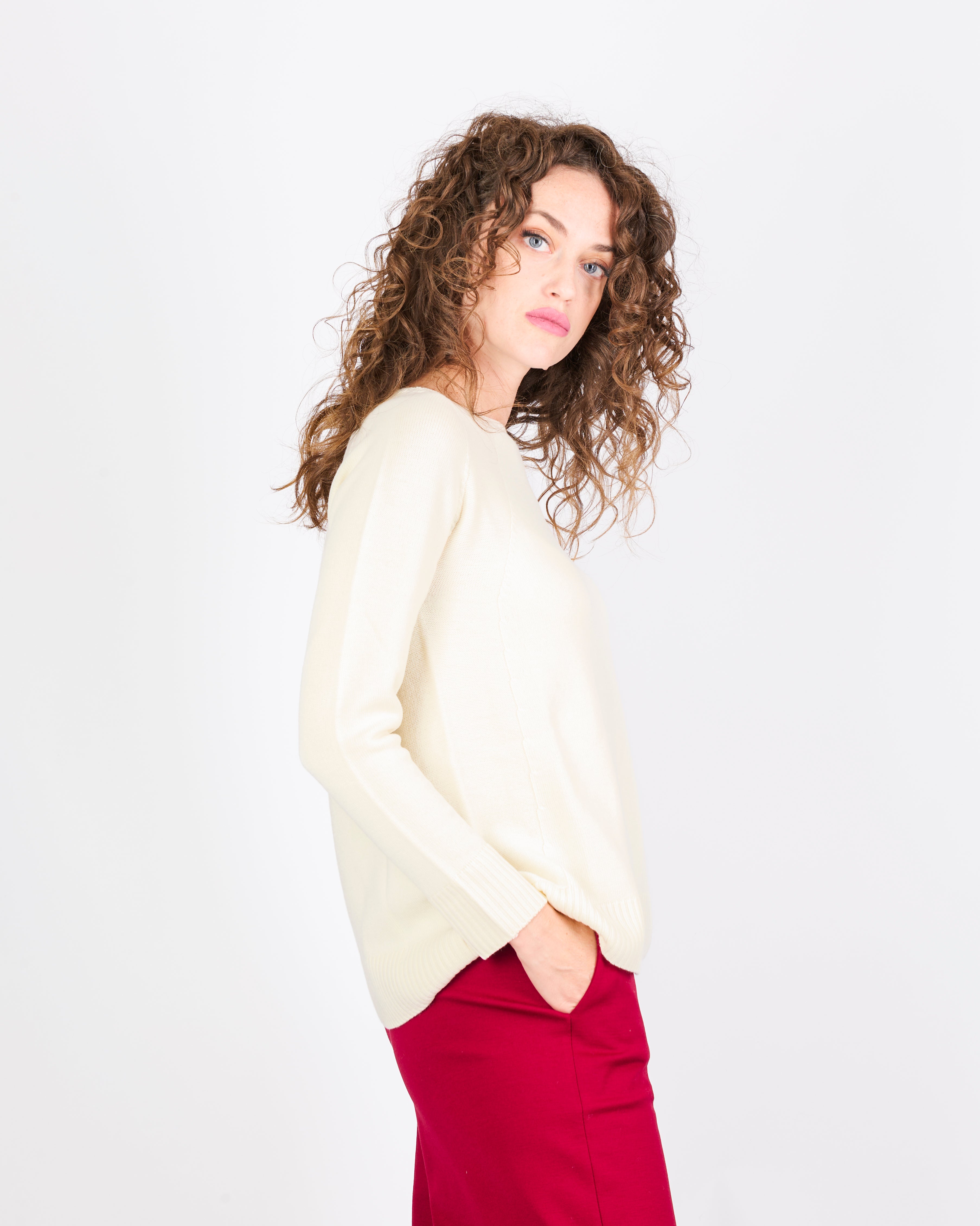 Maglia girocollo pura lana svasata W-250