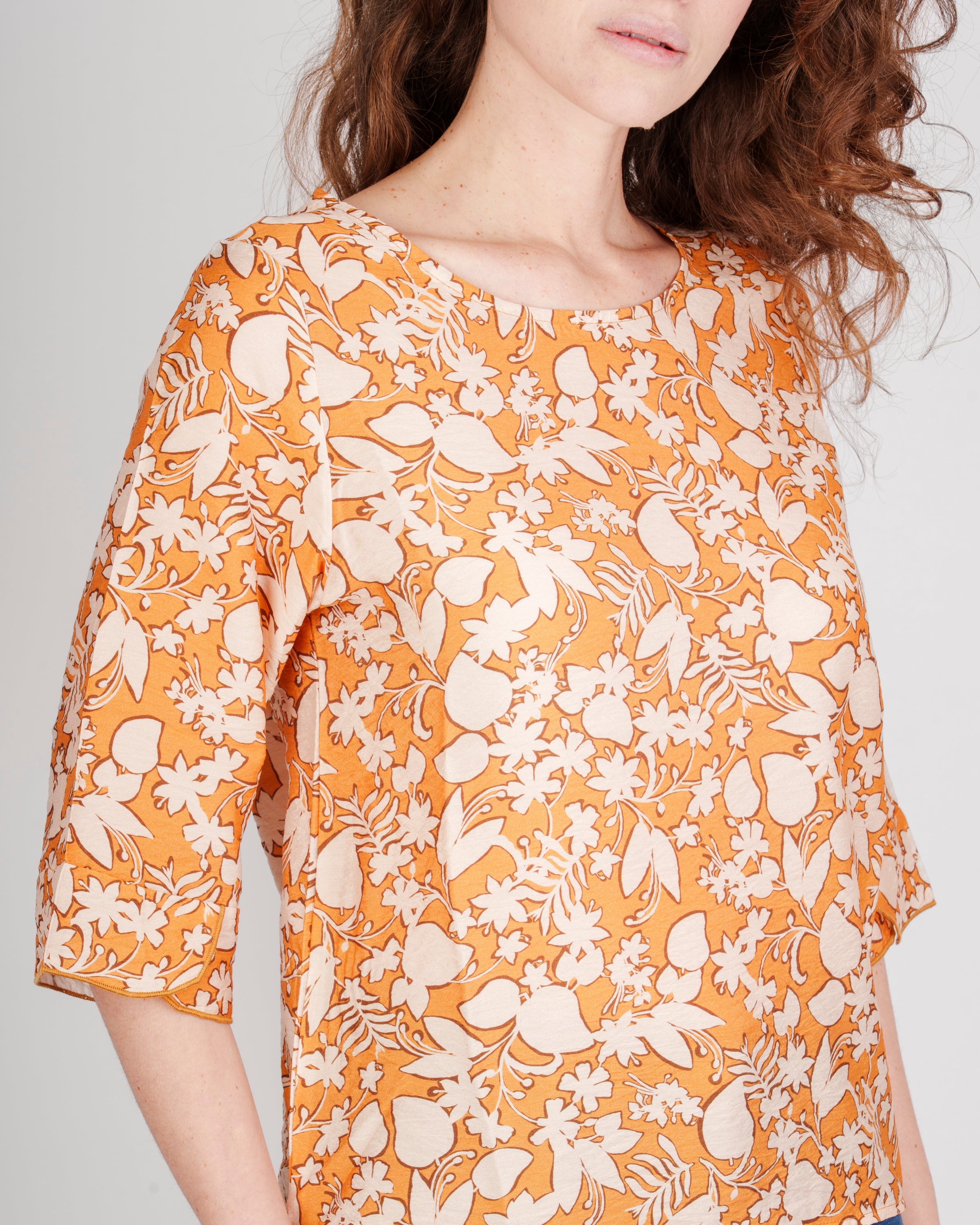 Maglia manica 3/4 stampa fiori S-181