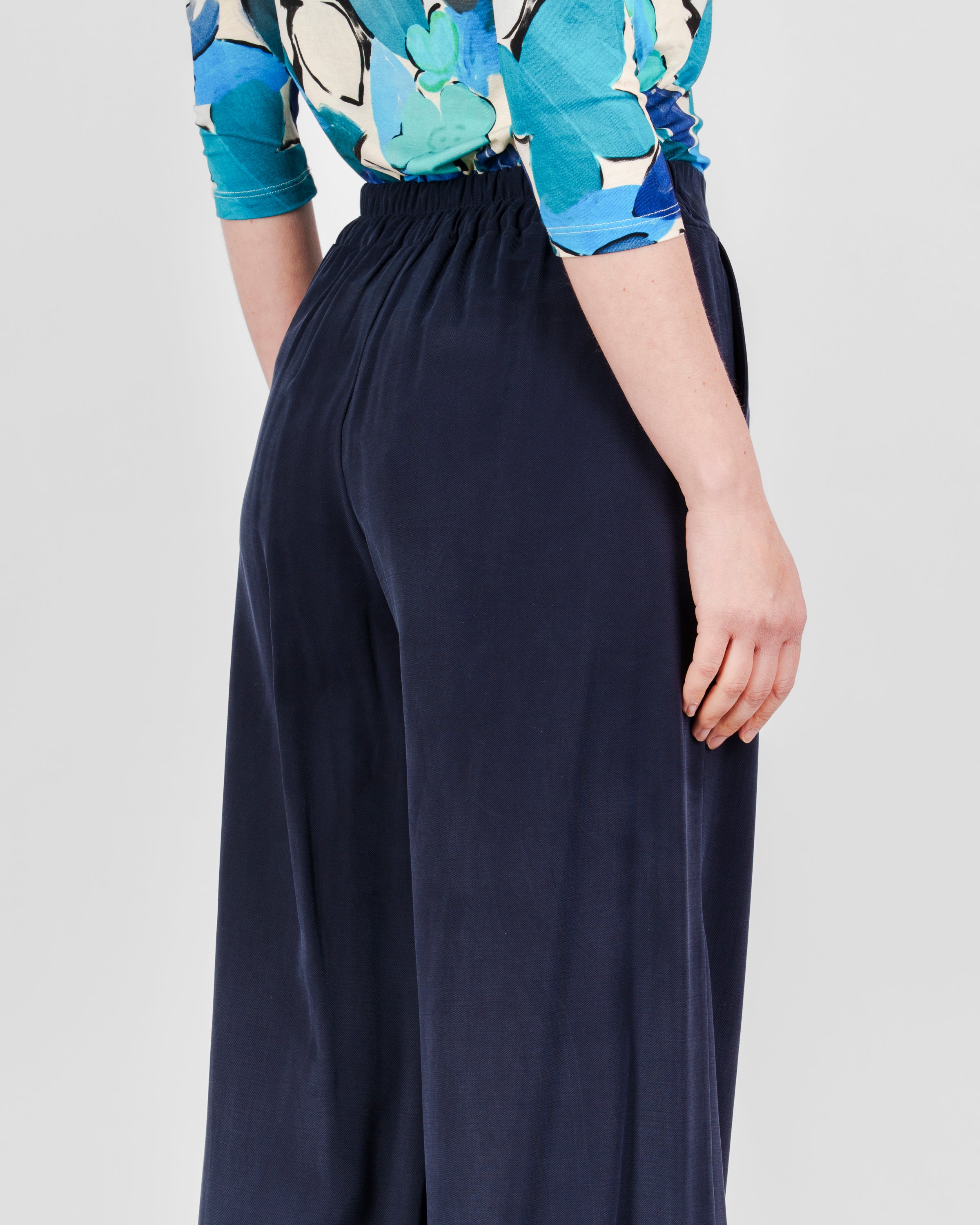 Pantalone in viscosa largo e tasca filo 1052/36