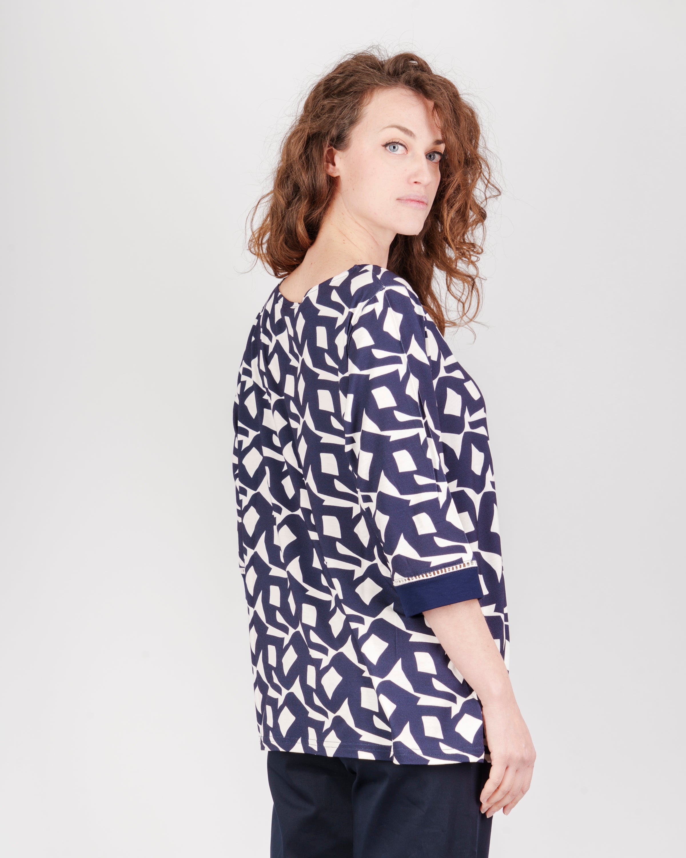 Maglia maniche 3/4 fantasia geometrica S-528
