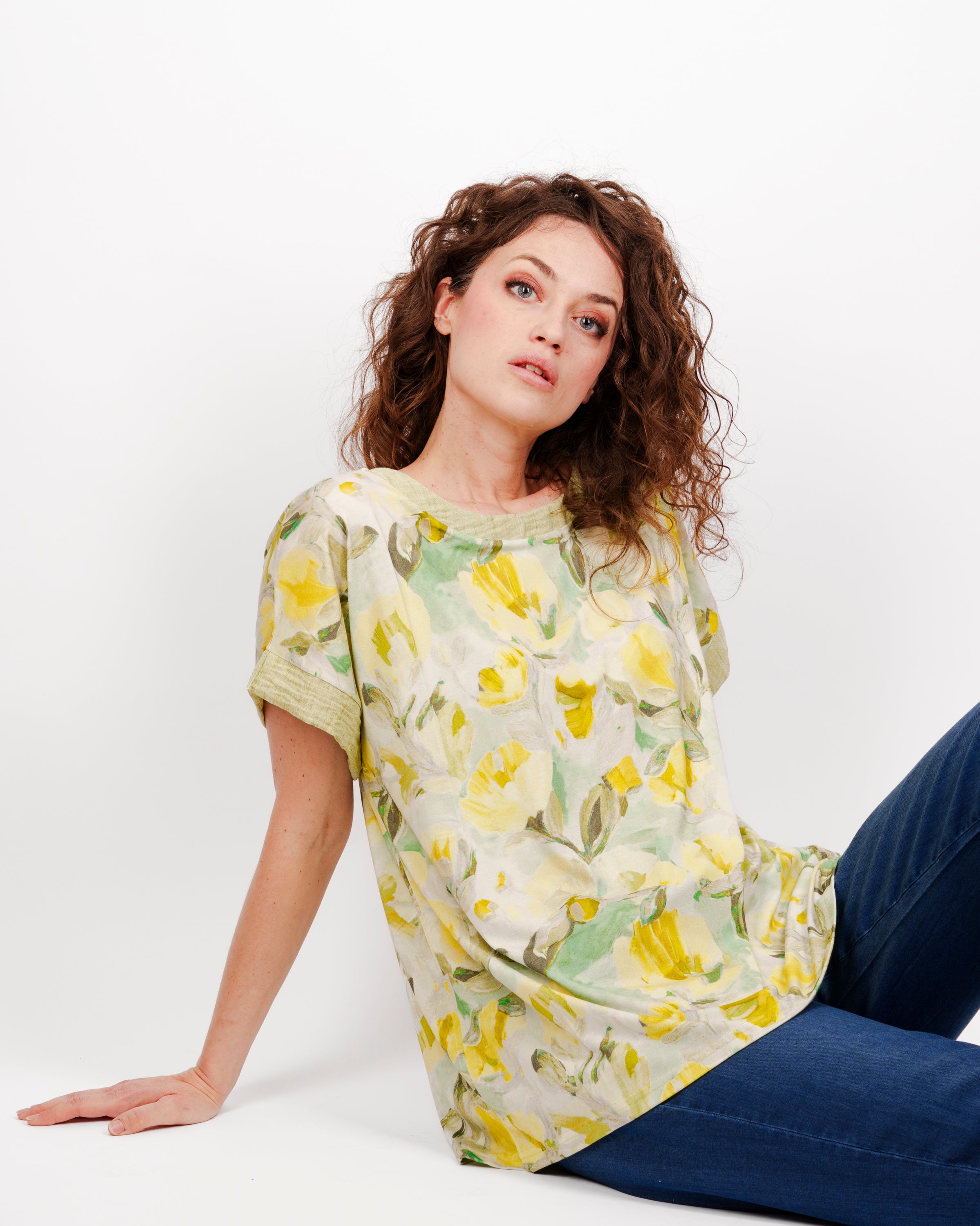 Maglia OVER fiori sfumati inserto jeans S-500
