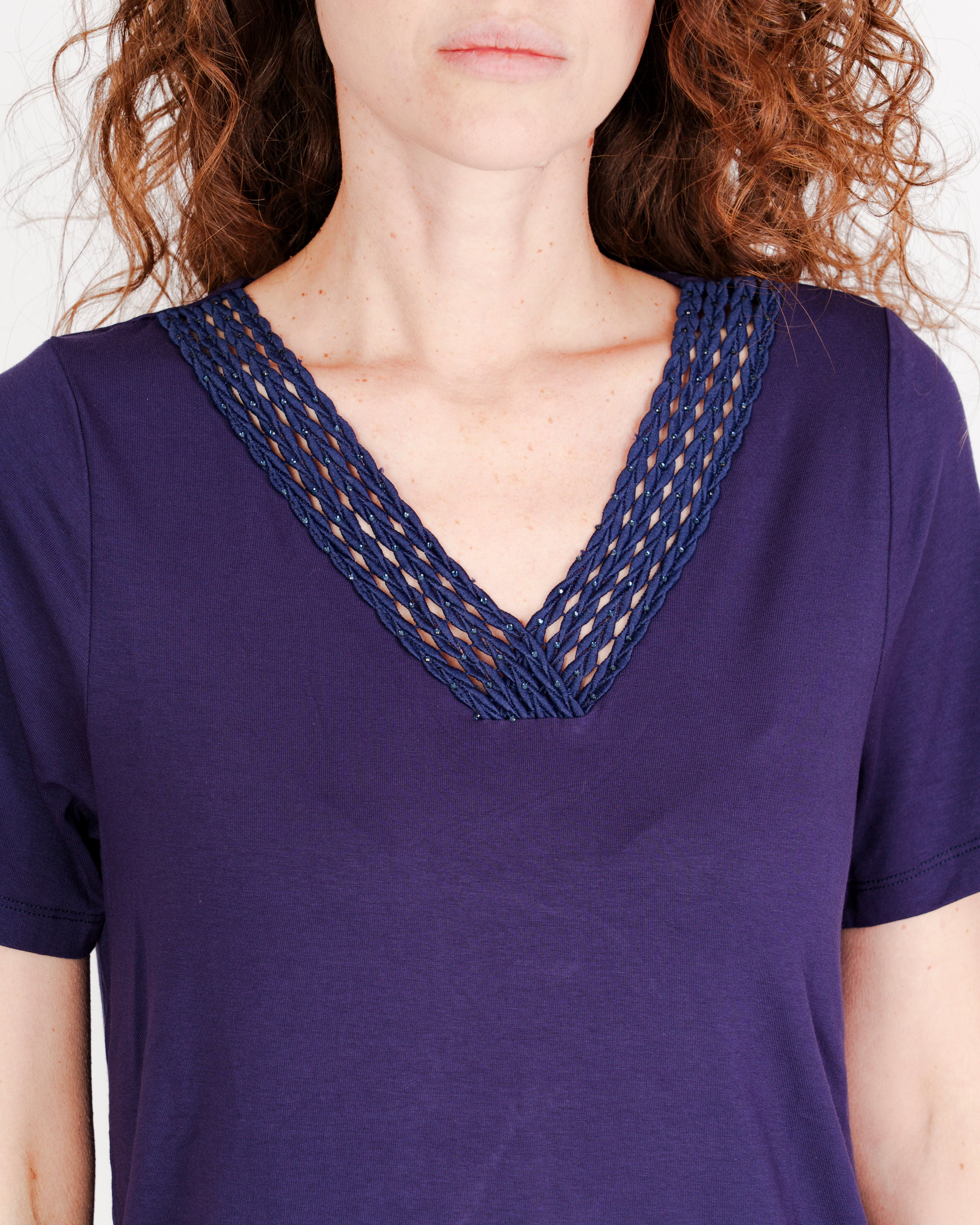 Maglia scollo V passamaneria 8121