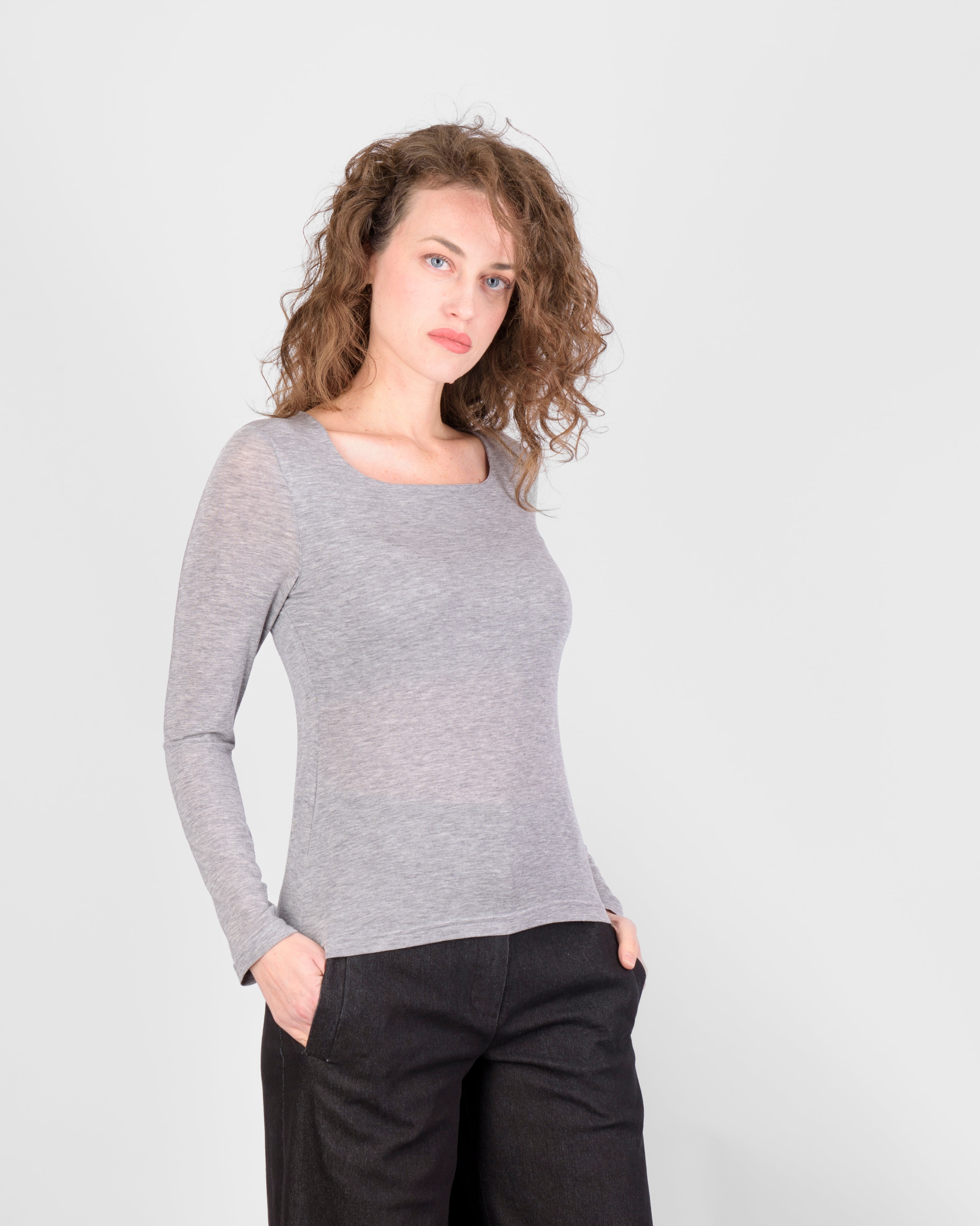 Maglia sottogiacca lana scollo quadro H413/6