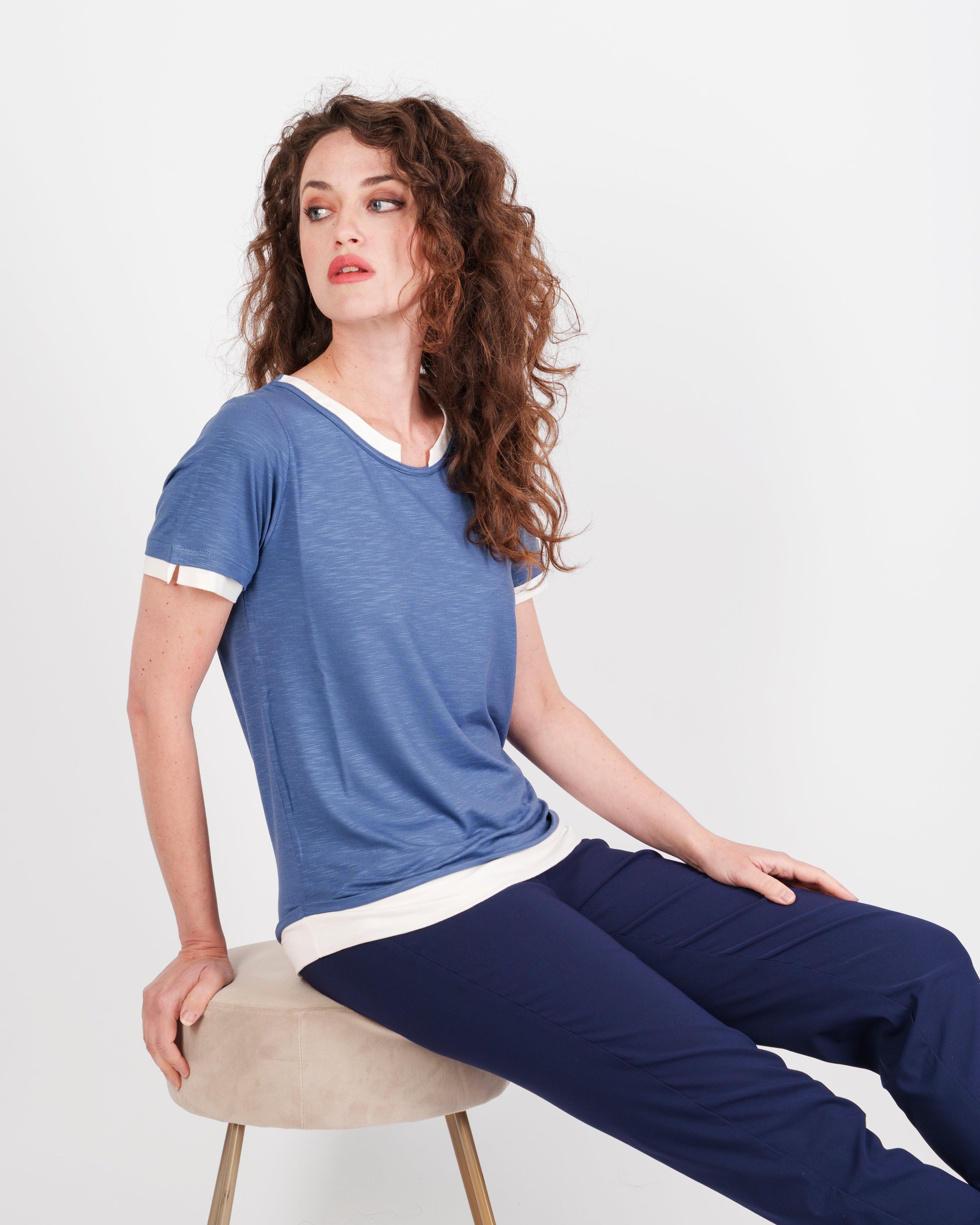 Maglia giro con bordi a contrasto S-171