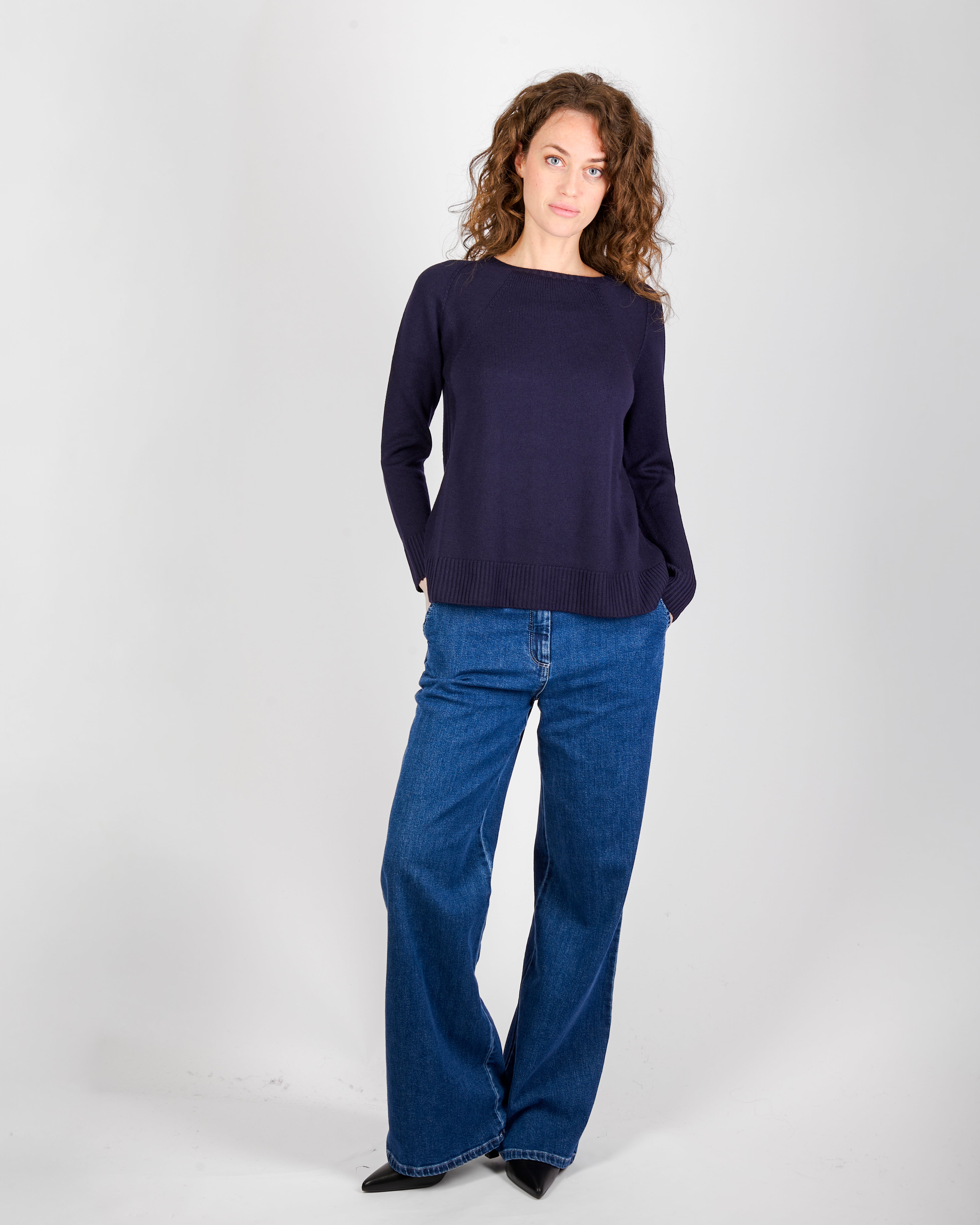 Maglia girocollo pura lana svasata W-250