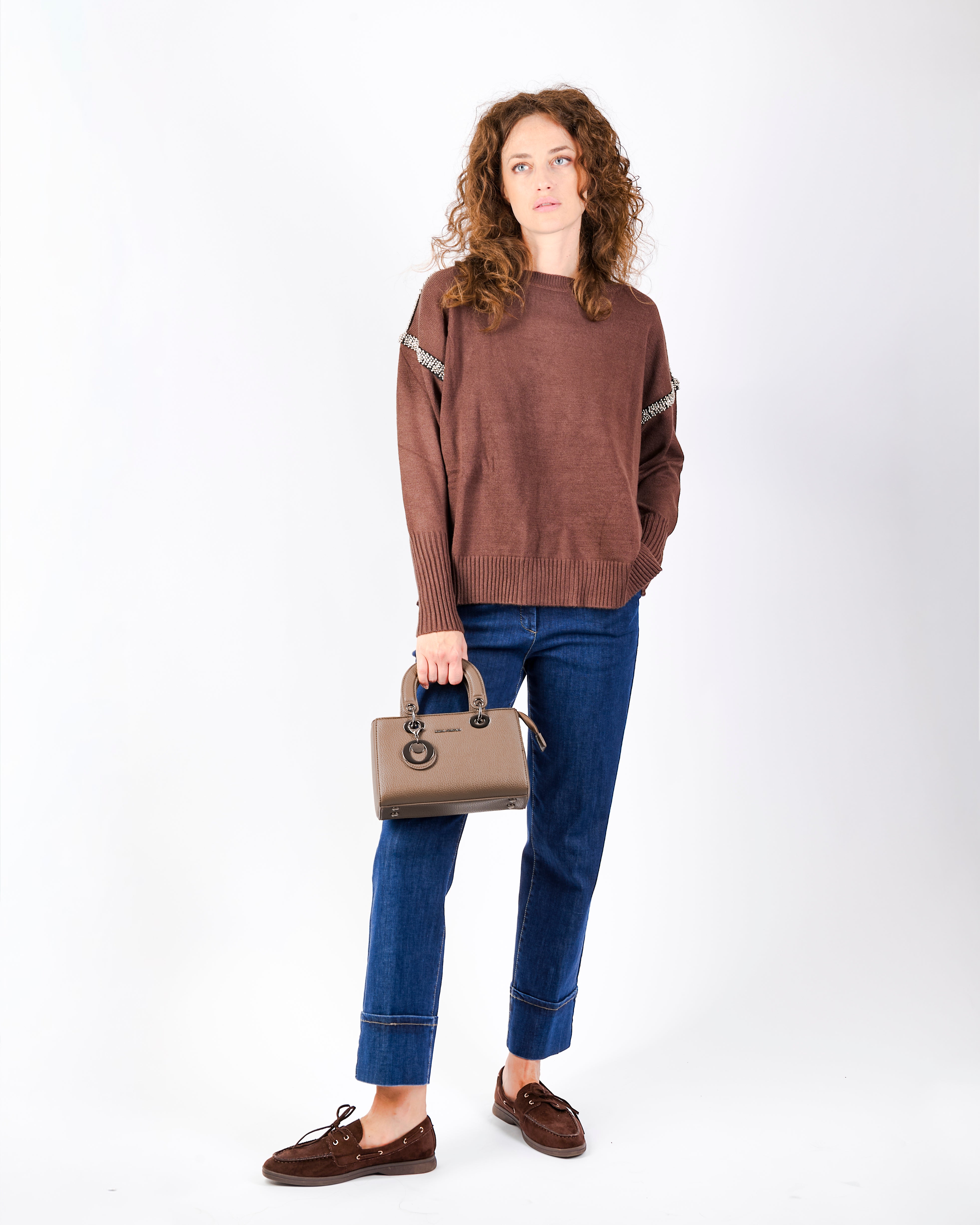 Maglia box strass e borchie spalle W3077