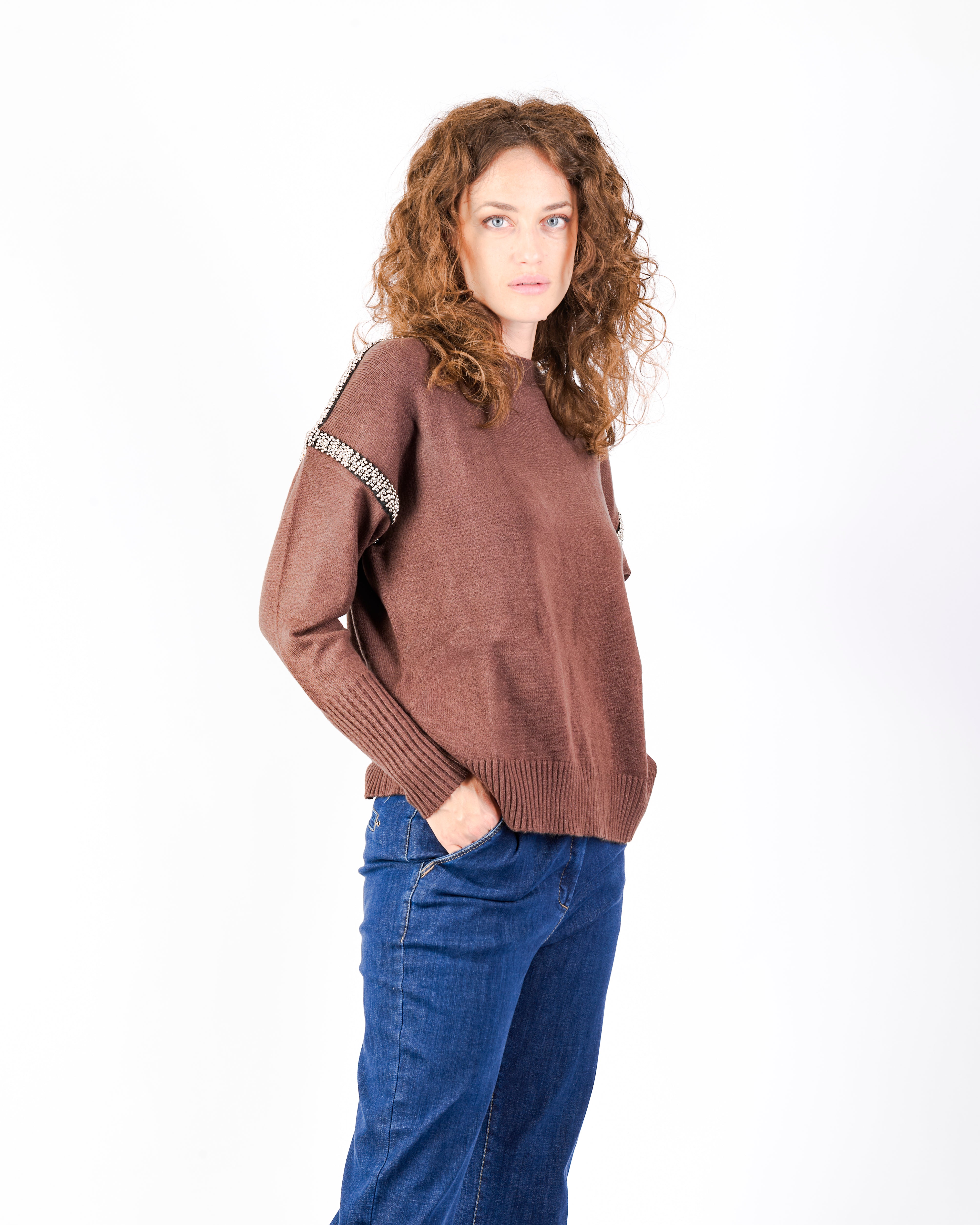 Maglia box strass e borchie spalle W3077