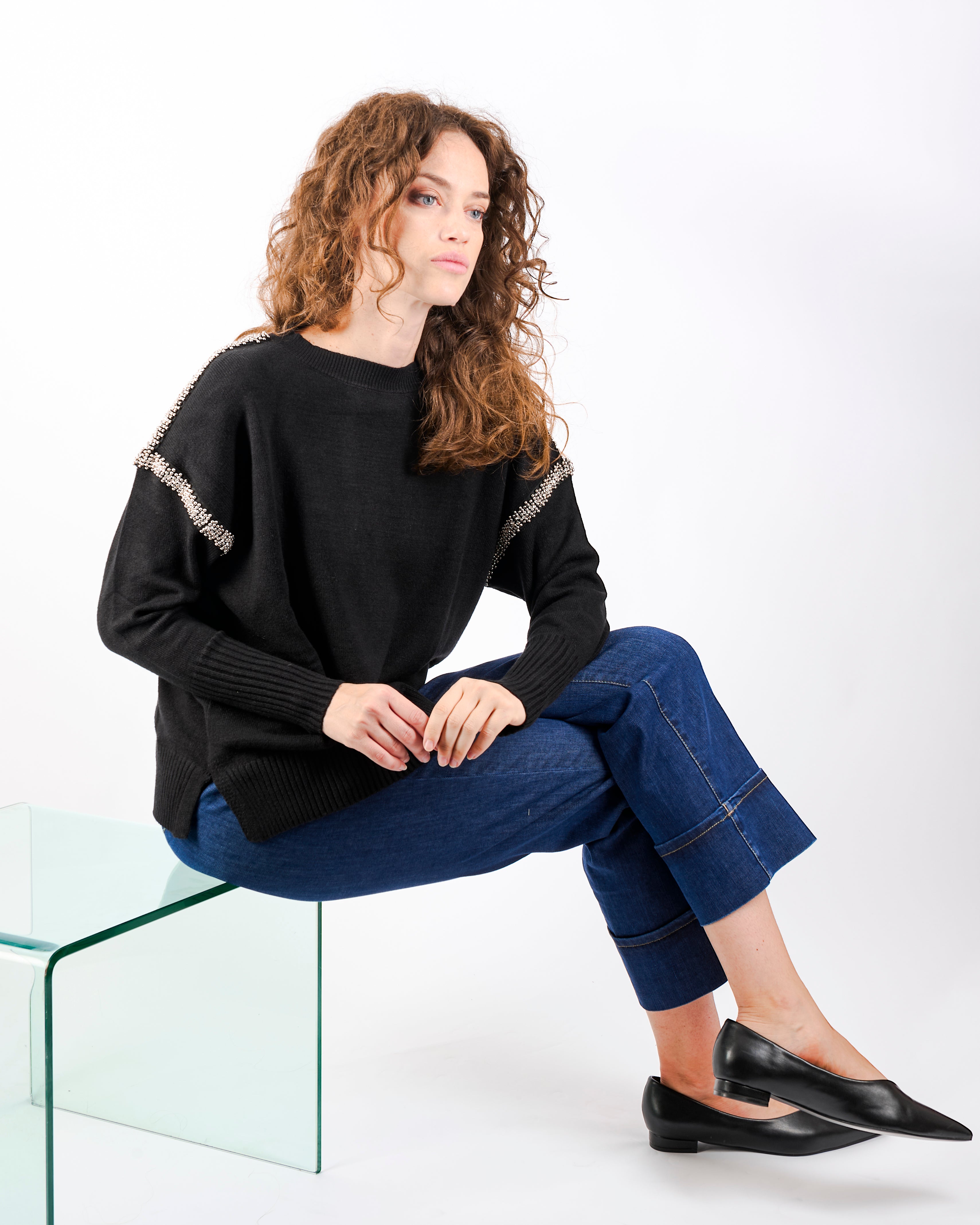 Maglia box strass e borchie spalle W3077