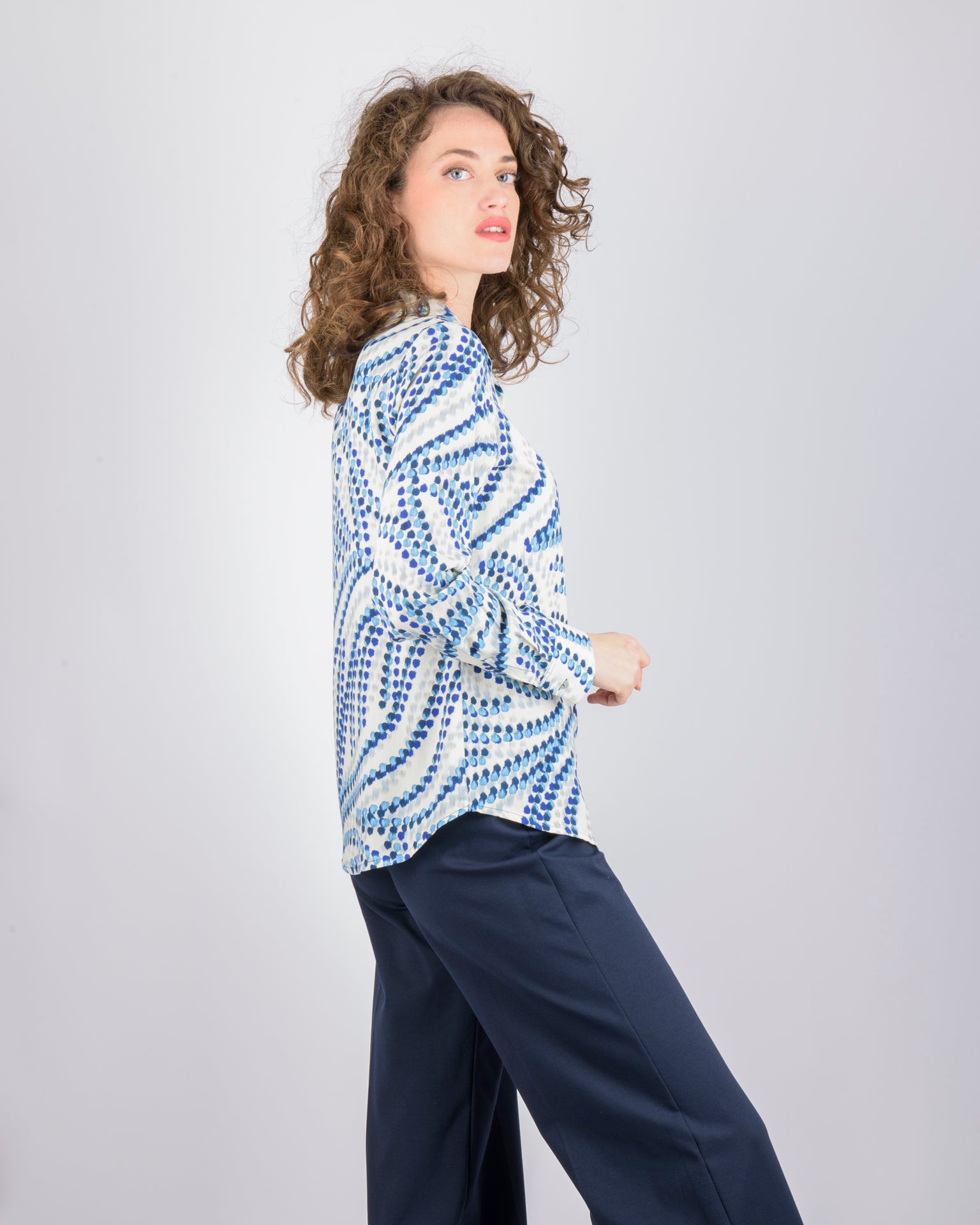 Camicia in viscosa fantasia micro 436570
