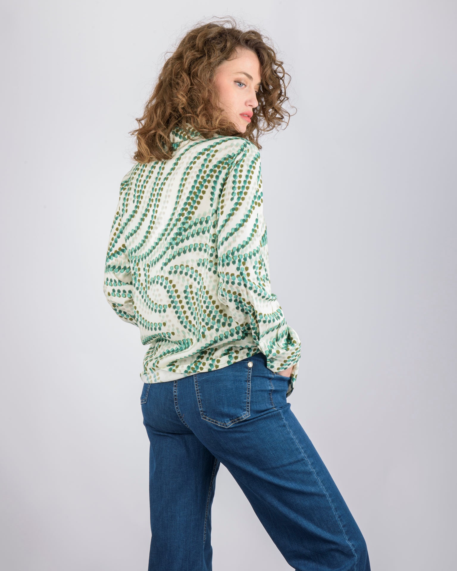 Camicia in viscosa fantasia micro 436570