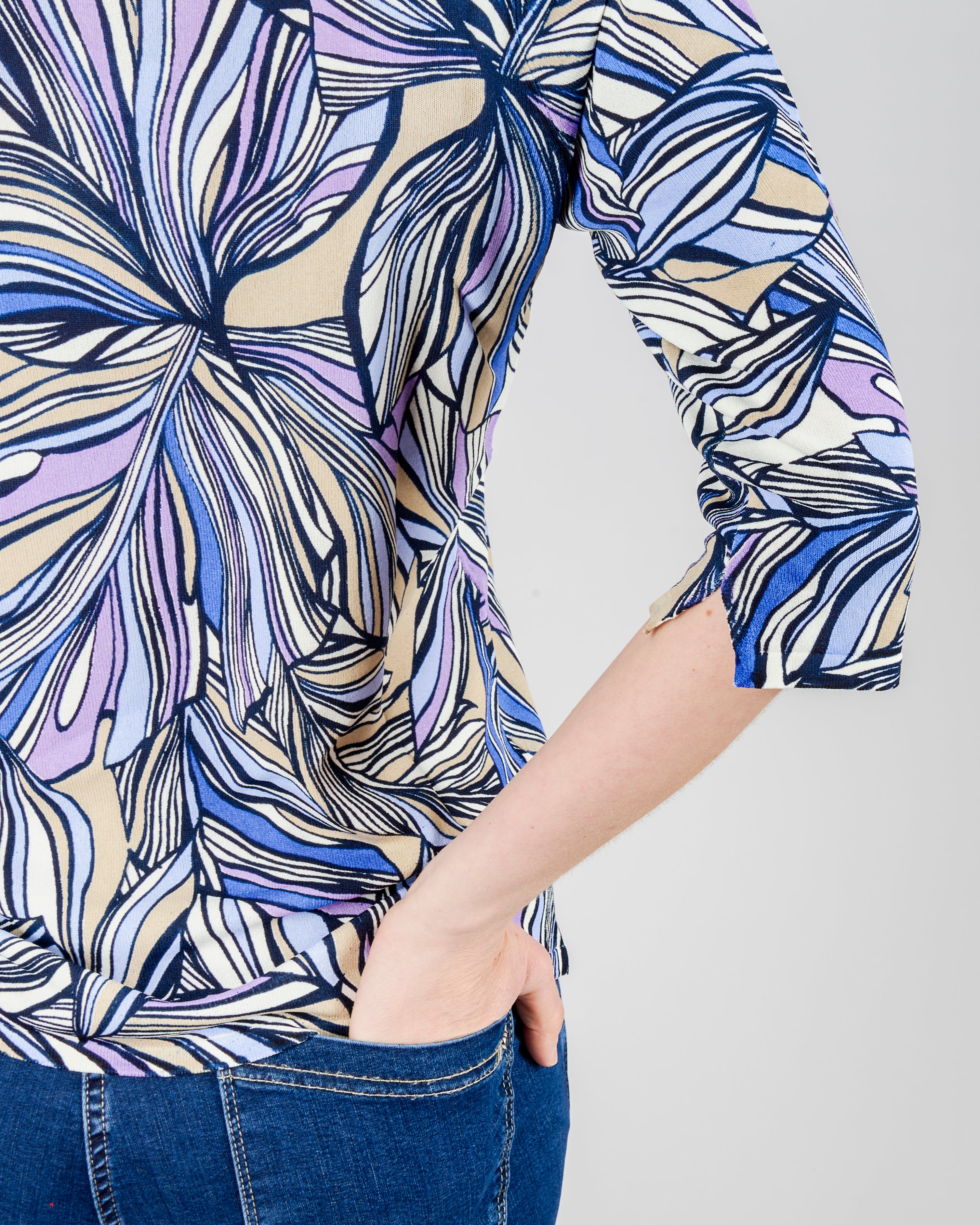 Maglia in viscosa fantasia foglie 7902