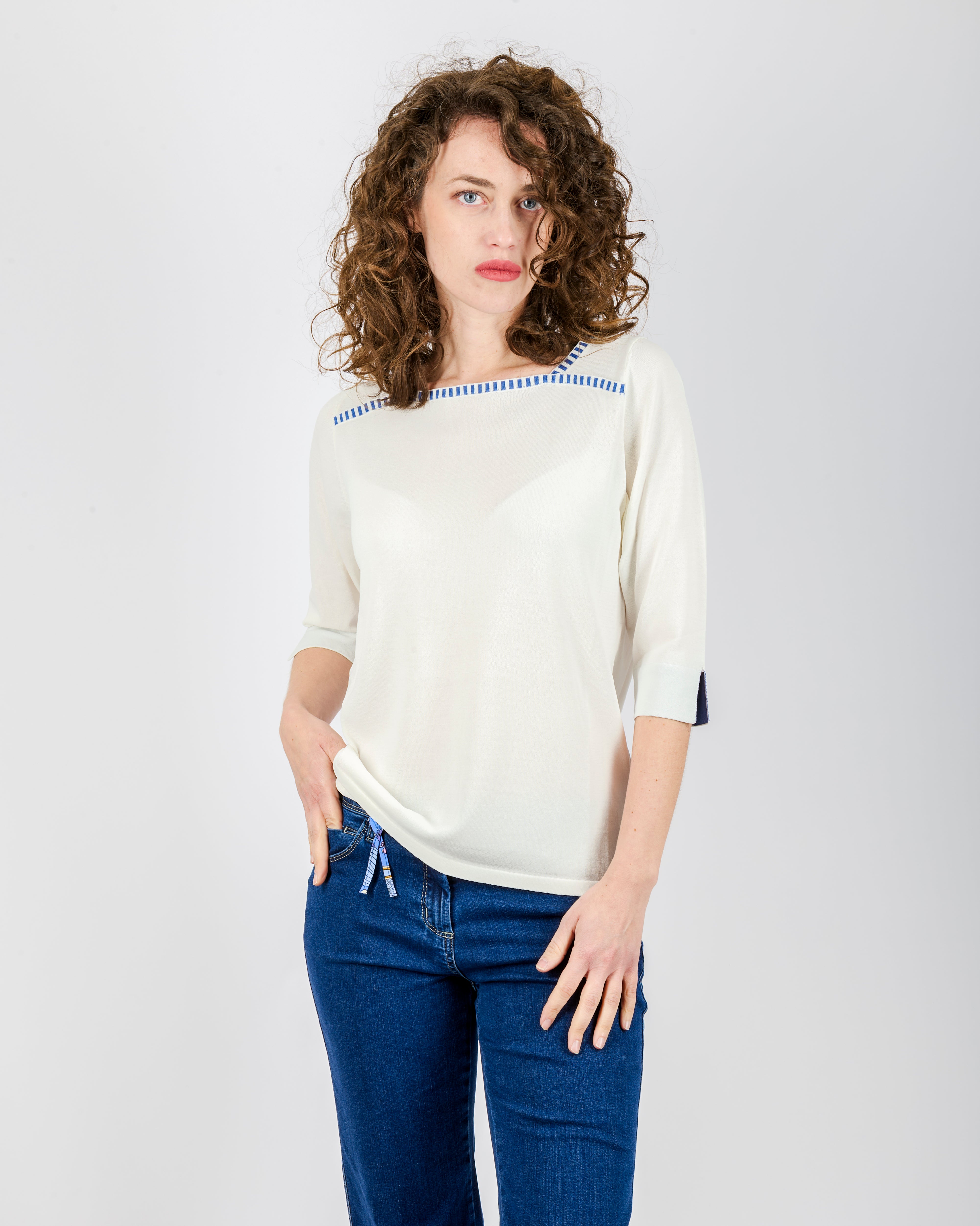 Maglia in viscosa scollo quadro 7928