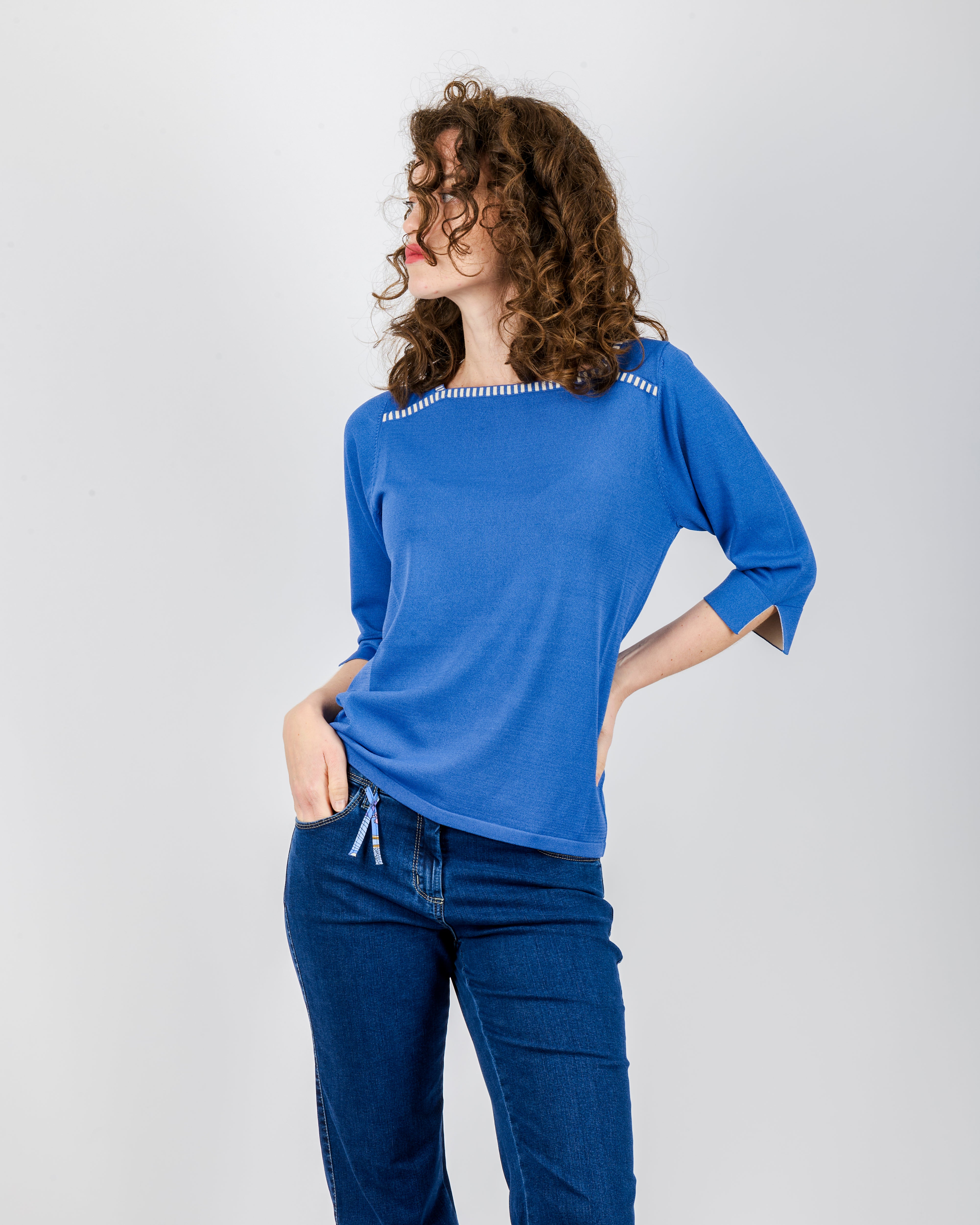 Maglia in viscosa scollo quadro 7928