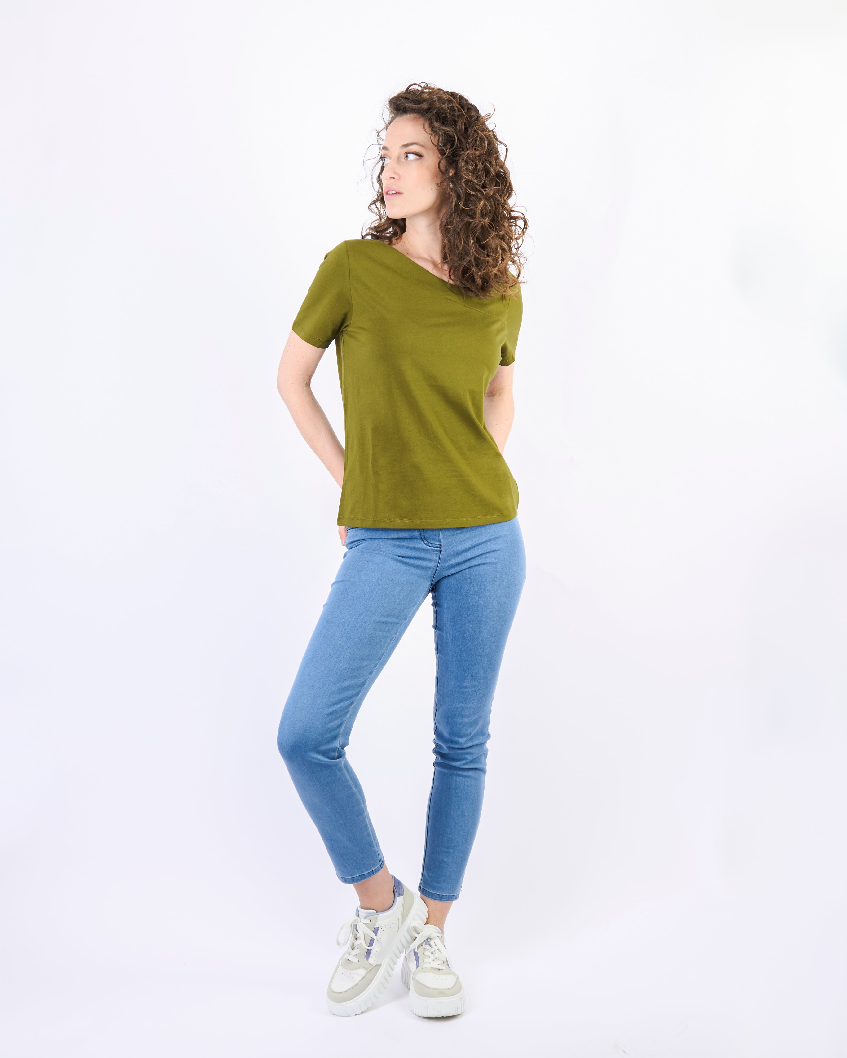 Maglia scollo asimmetrico 5041
