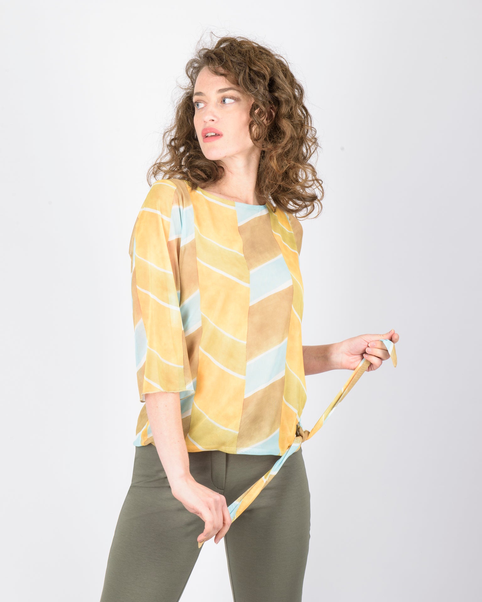 Maglia in tulle fantasia 152