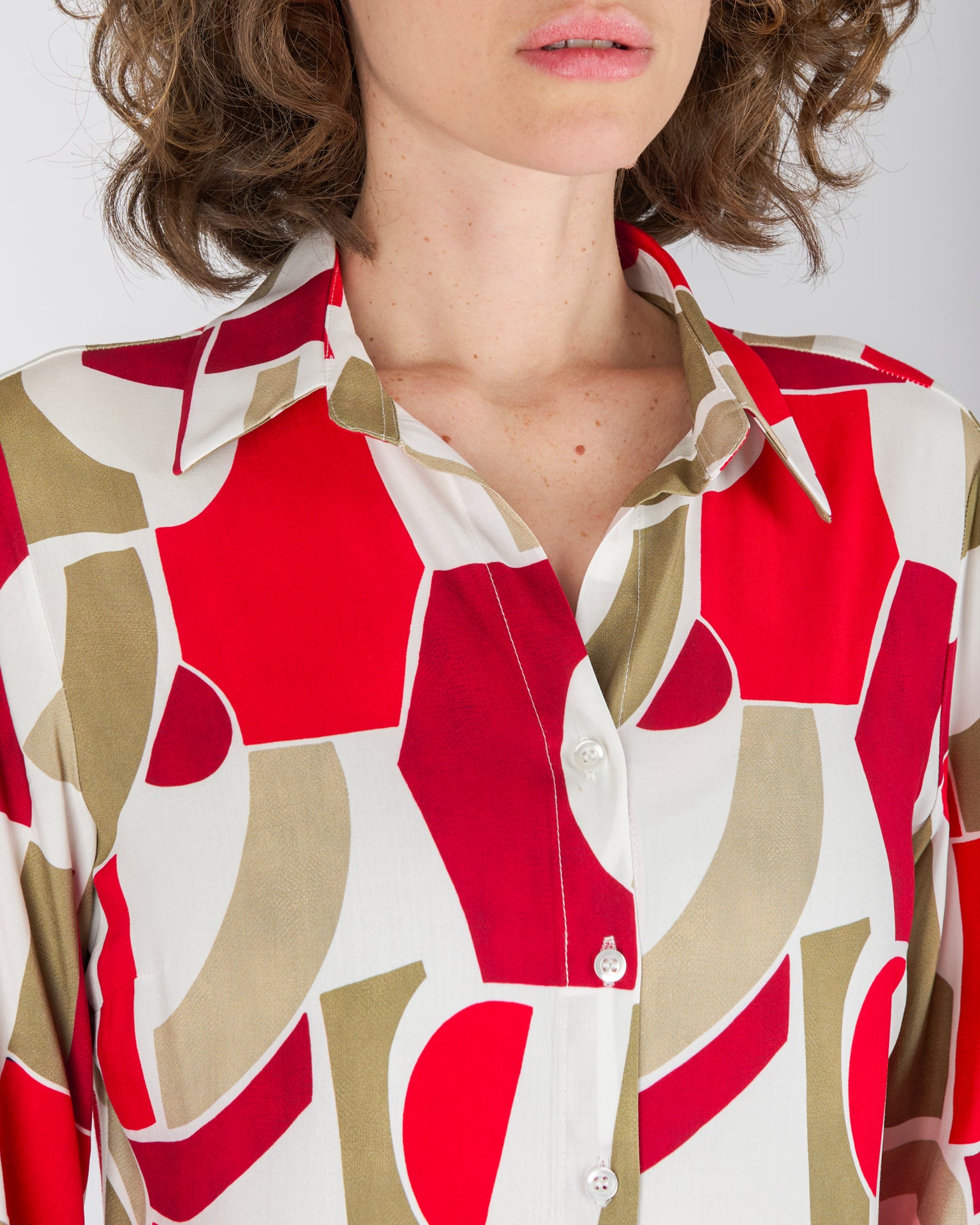 Camicia in viscosa fantasia geometrica 24138