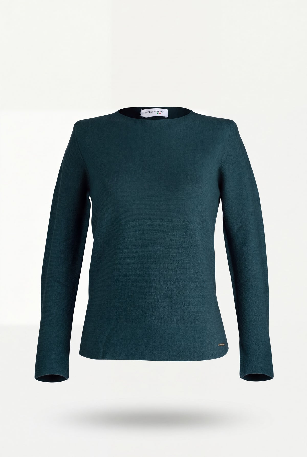 Maglia girocollo in pura lana verde con spacchetti laterali e lavorazione links, su sfondo neutro