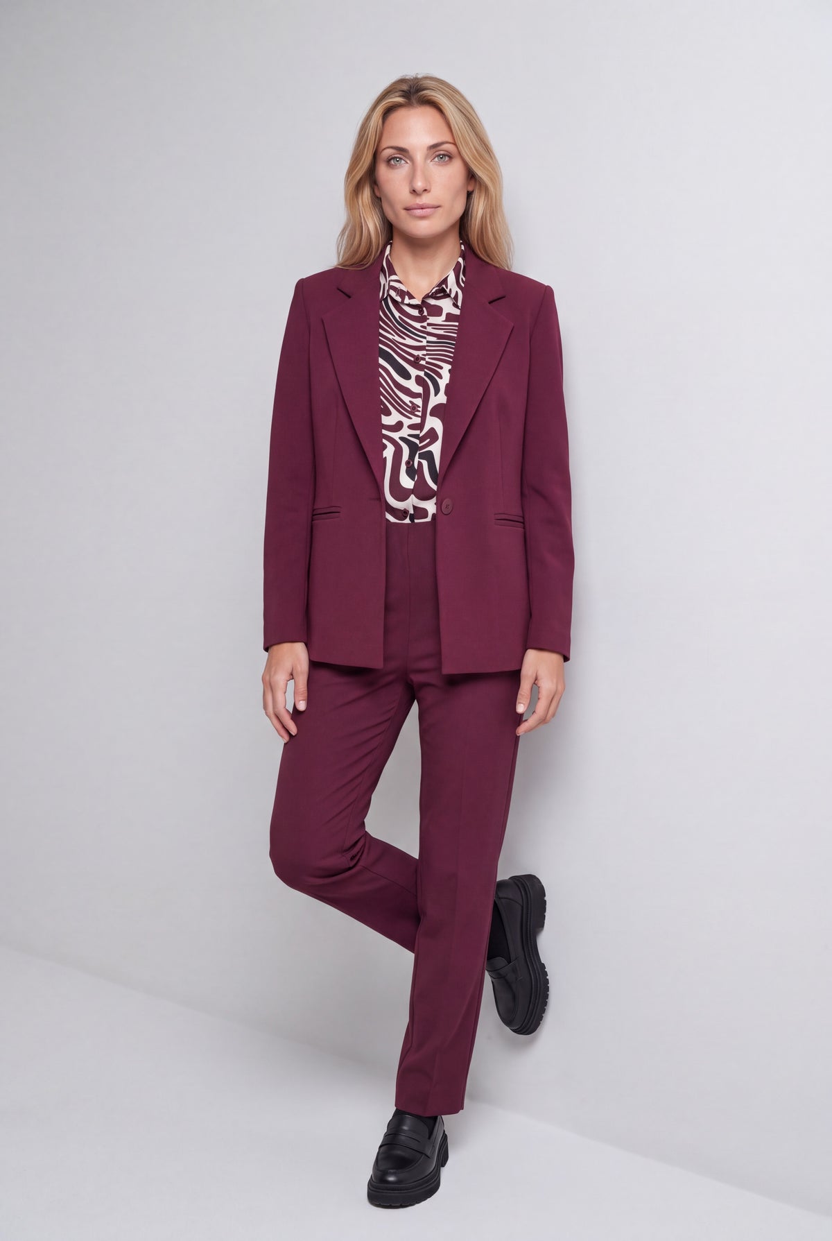 Giacca blazer donna in punto milano, monopetto color caramello con revers a lancia