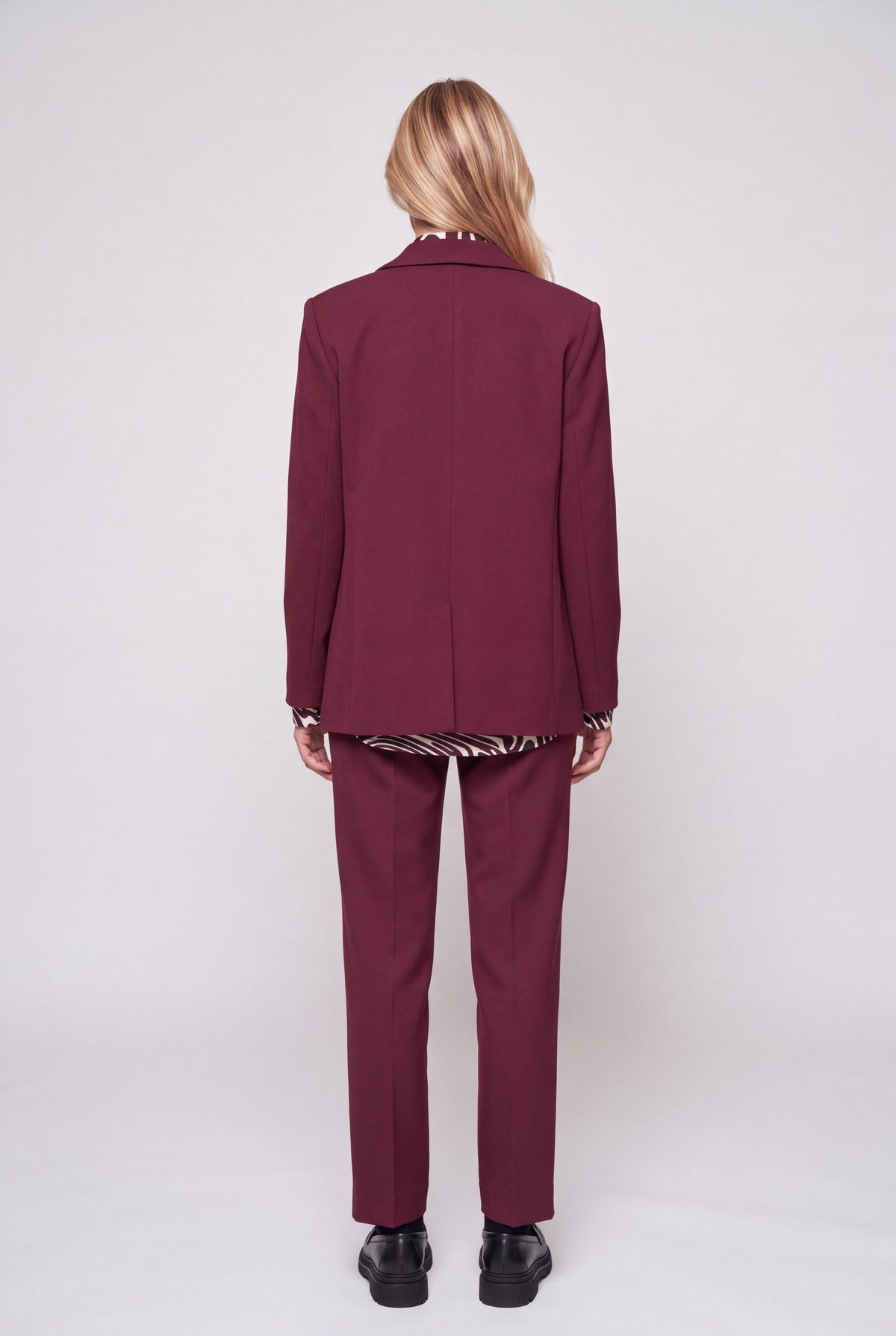 Giacca blazer donna in punto milano, monopetto color caramello con revers a lancia