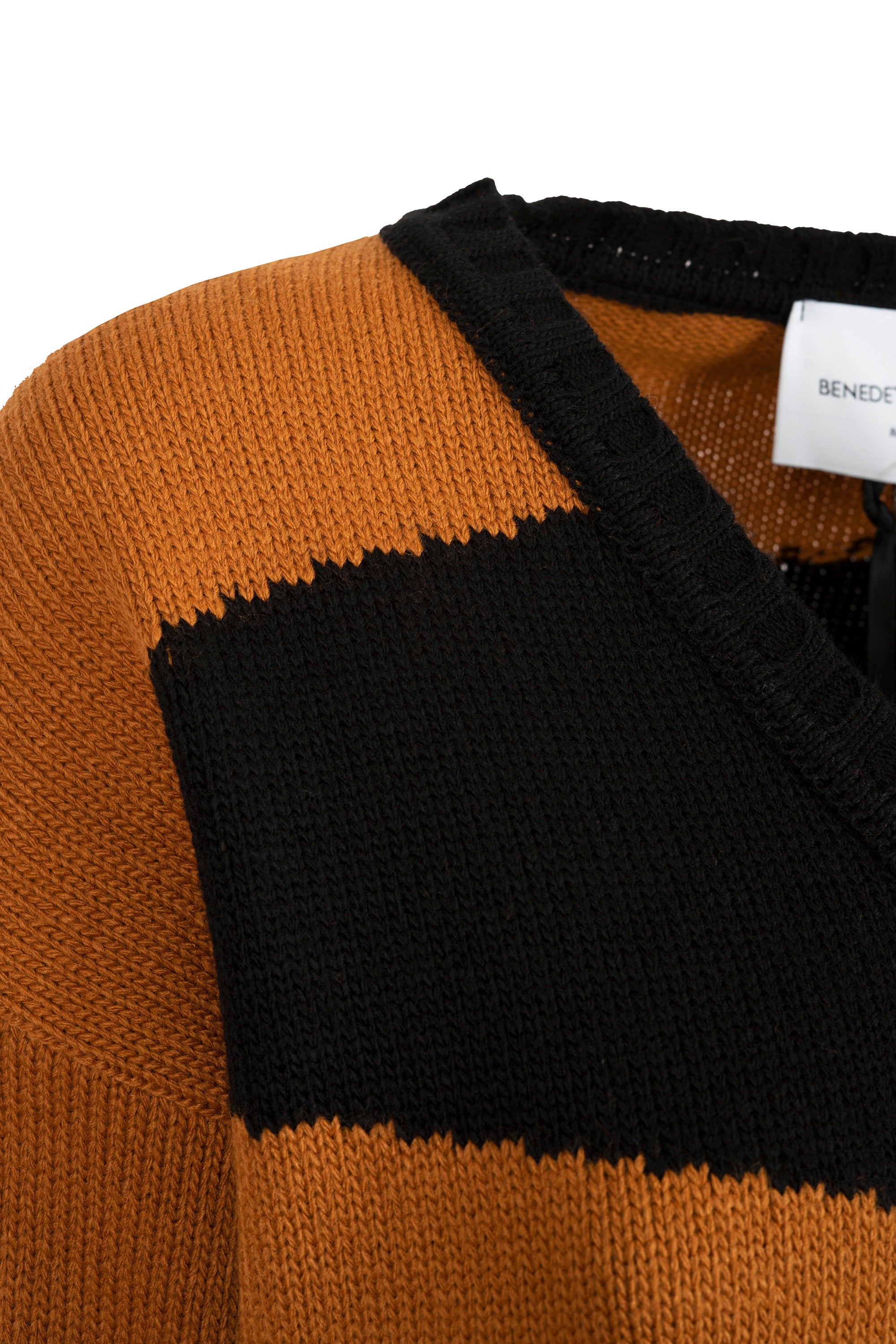 Maglia scollo a V intarsio onde +jacuard onde IFIGENIA