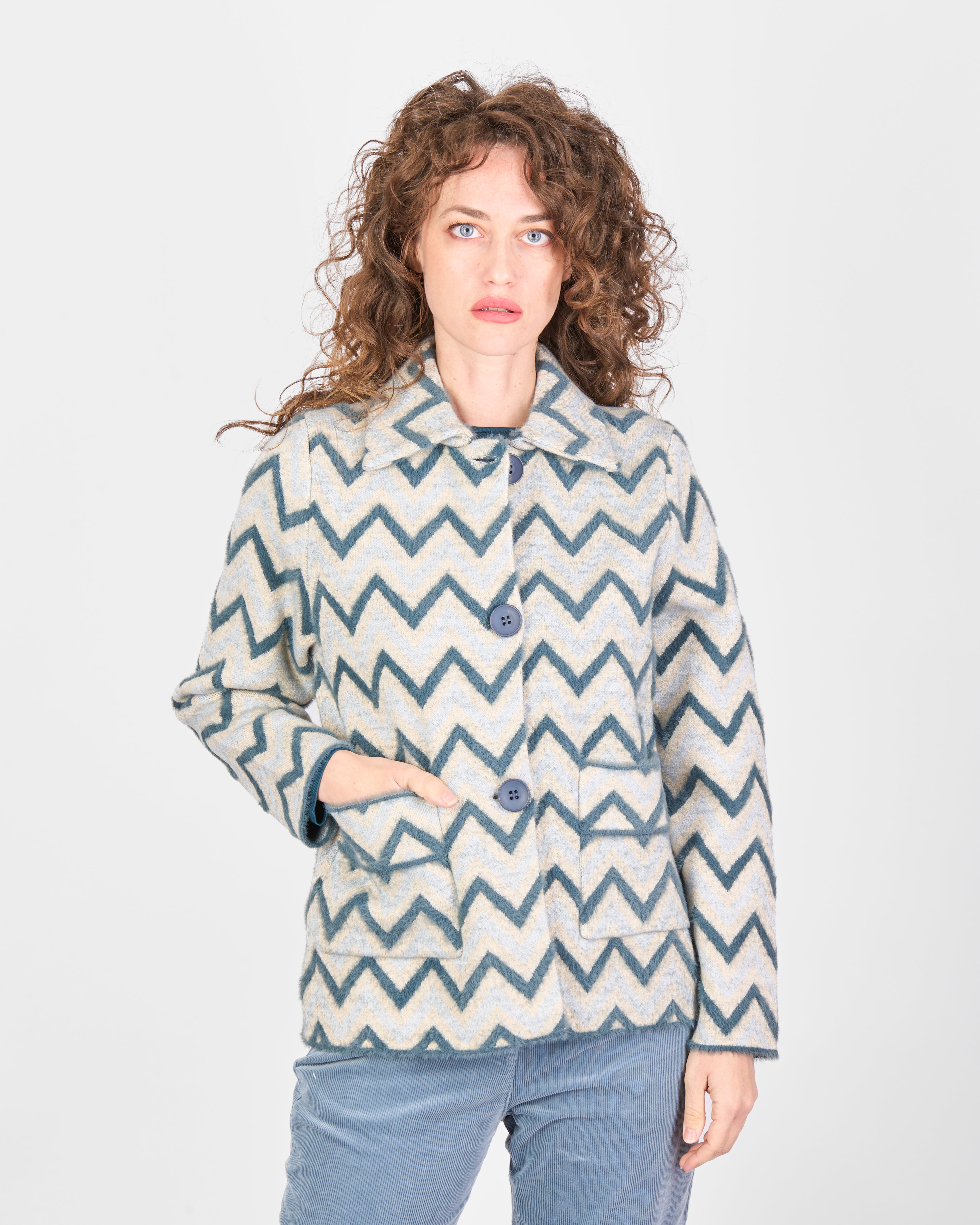 Cappottino corto con tasche jaquard spigato 2624