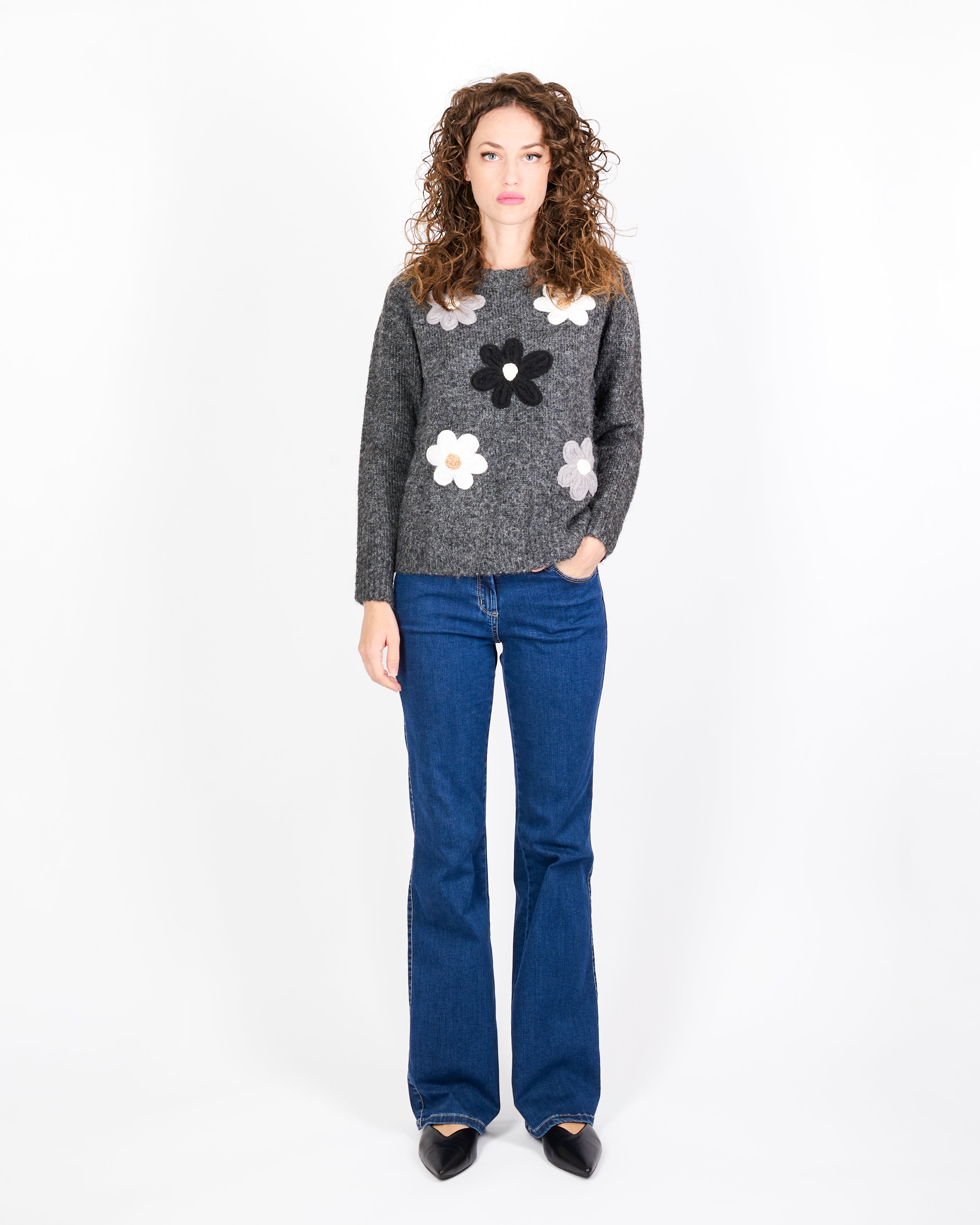 Maglia paricollo fiori ricamati 5465