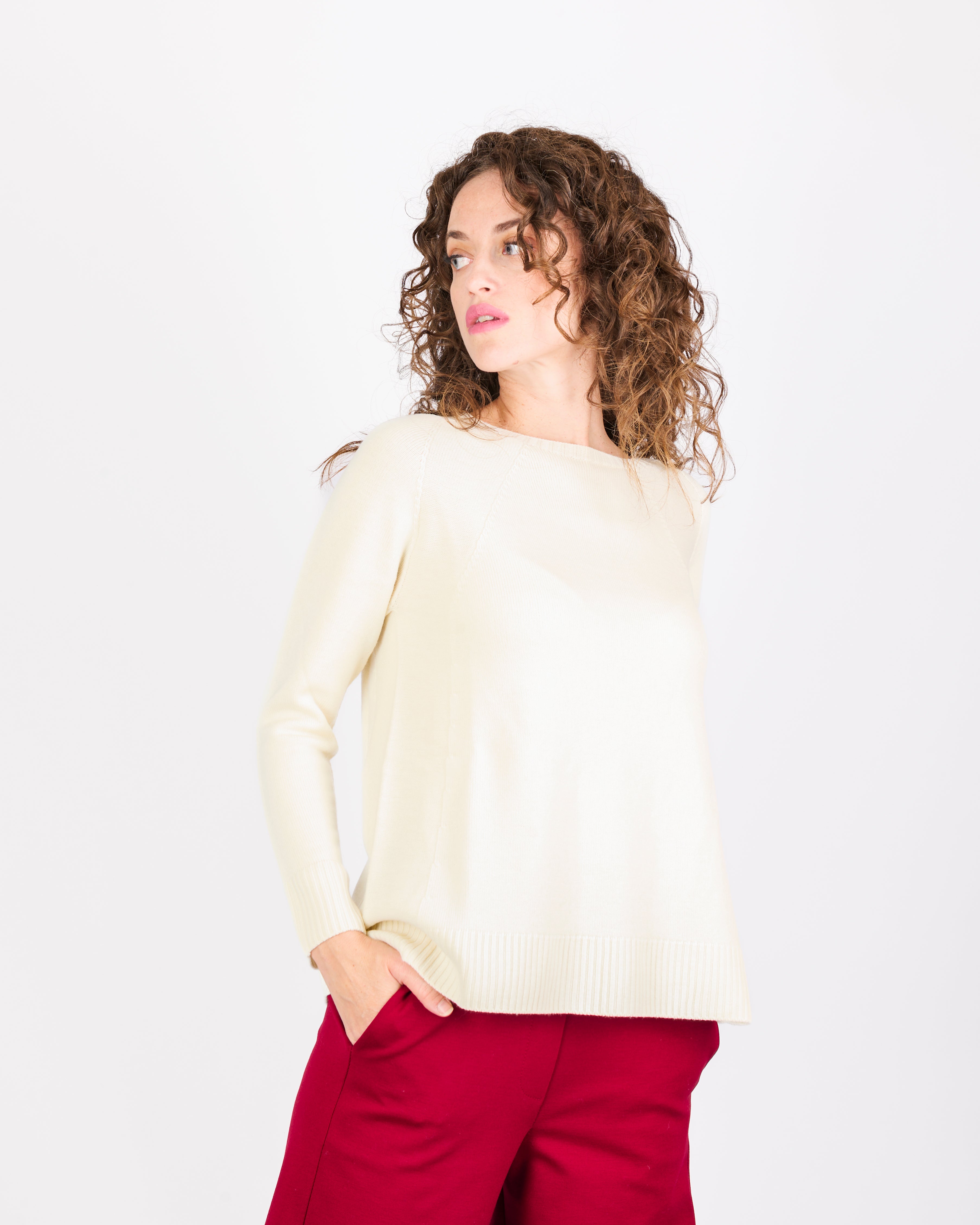 Maglia girocollo pura lana svasata W-250