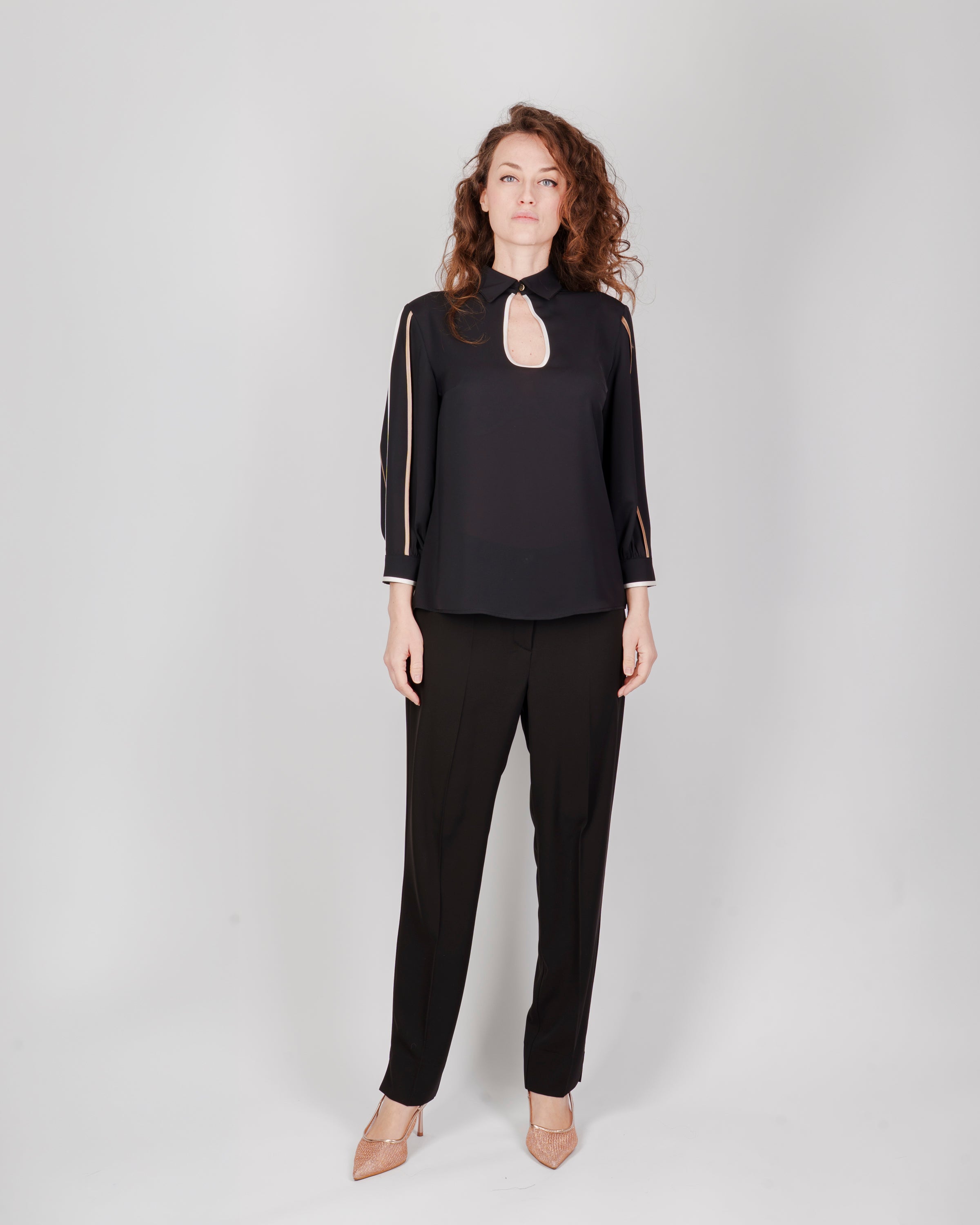 Blusa con piping maniche mano seta METAURO