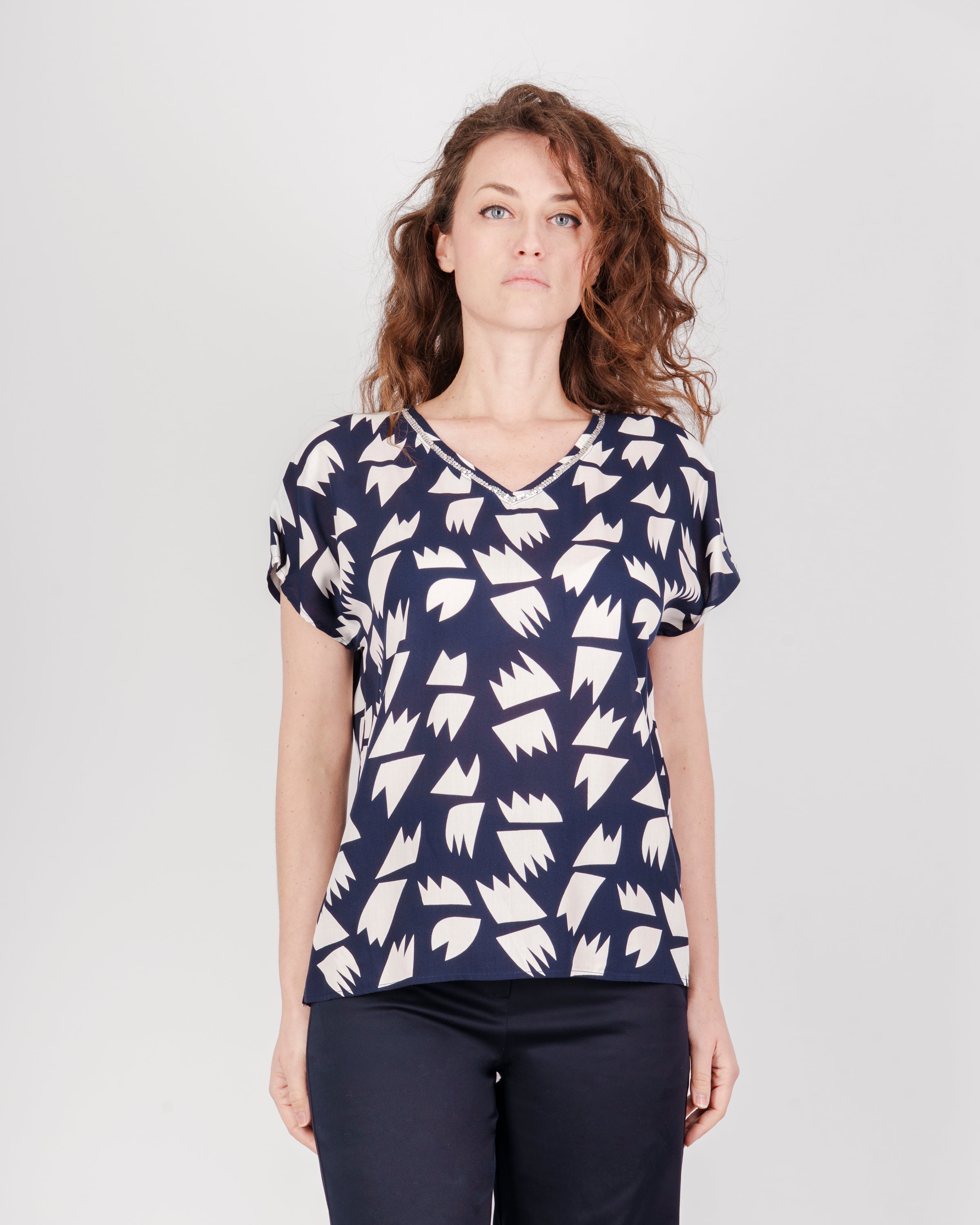 Maglia scollo V fantasia spighette 8165