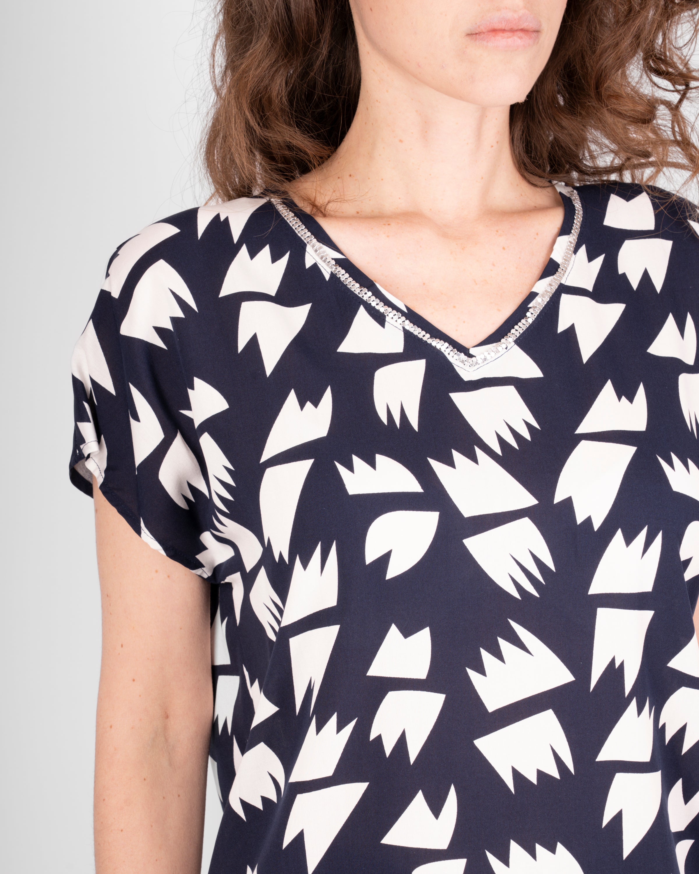 Maglia scollo V fantasia spighette 8165