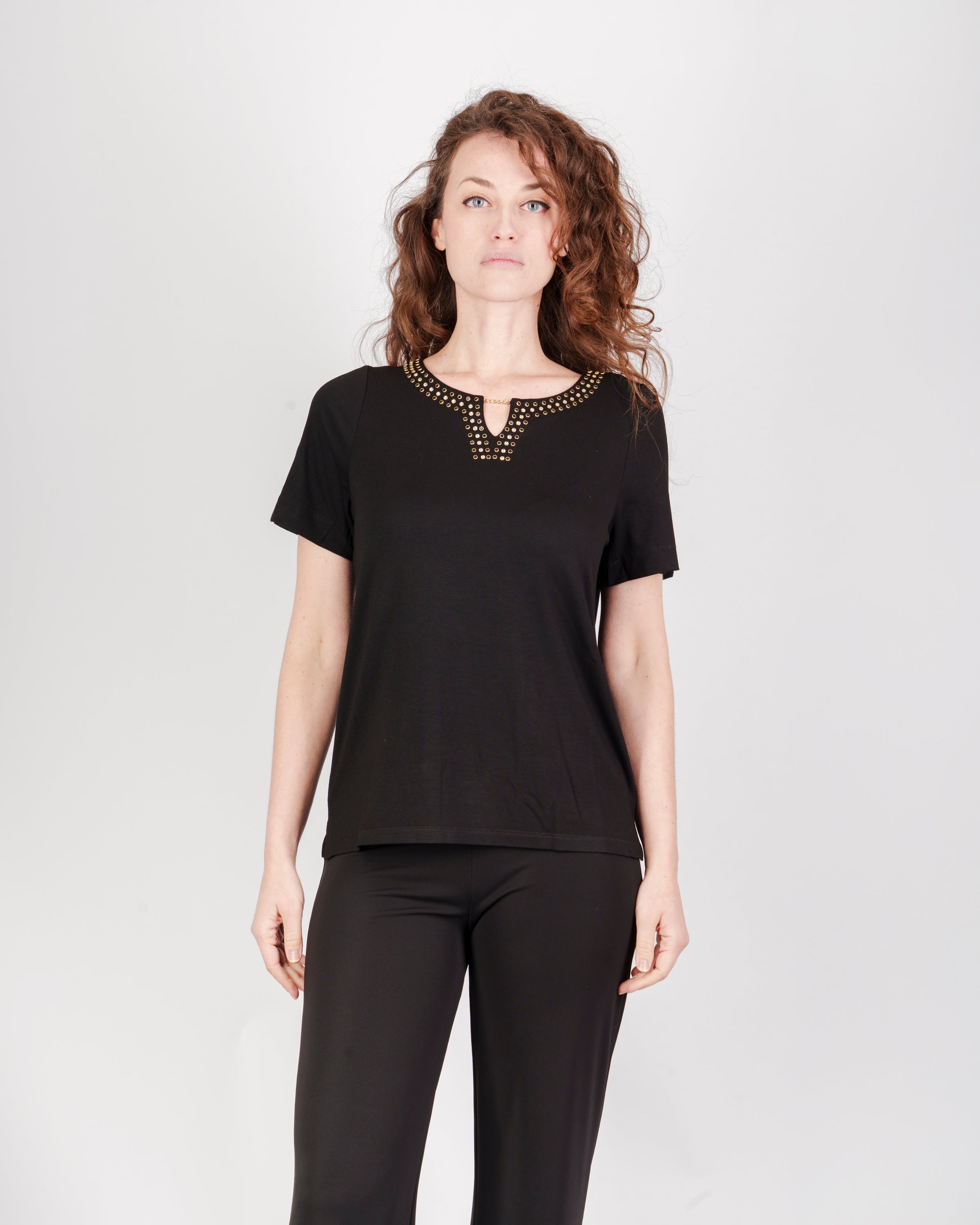 Maglia scollo Madonna borchie 8136