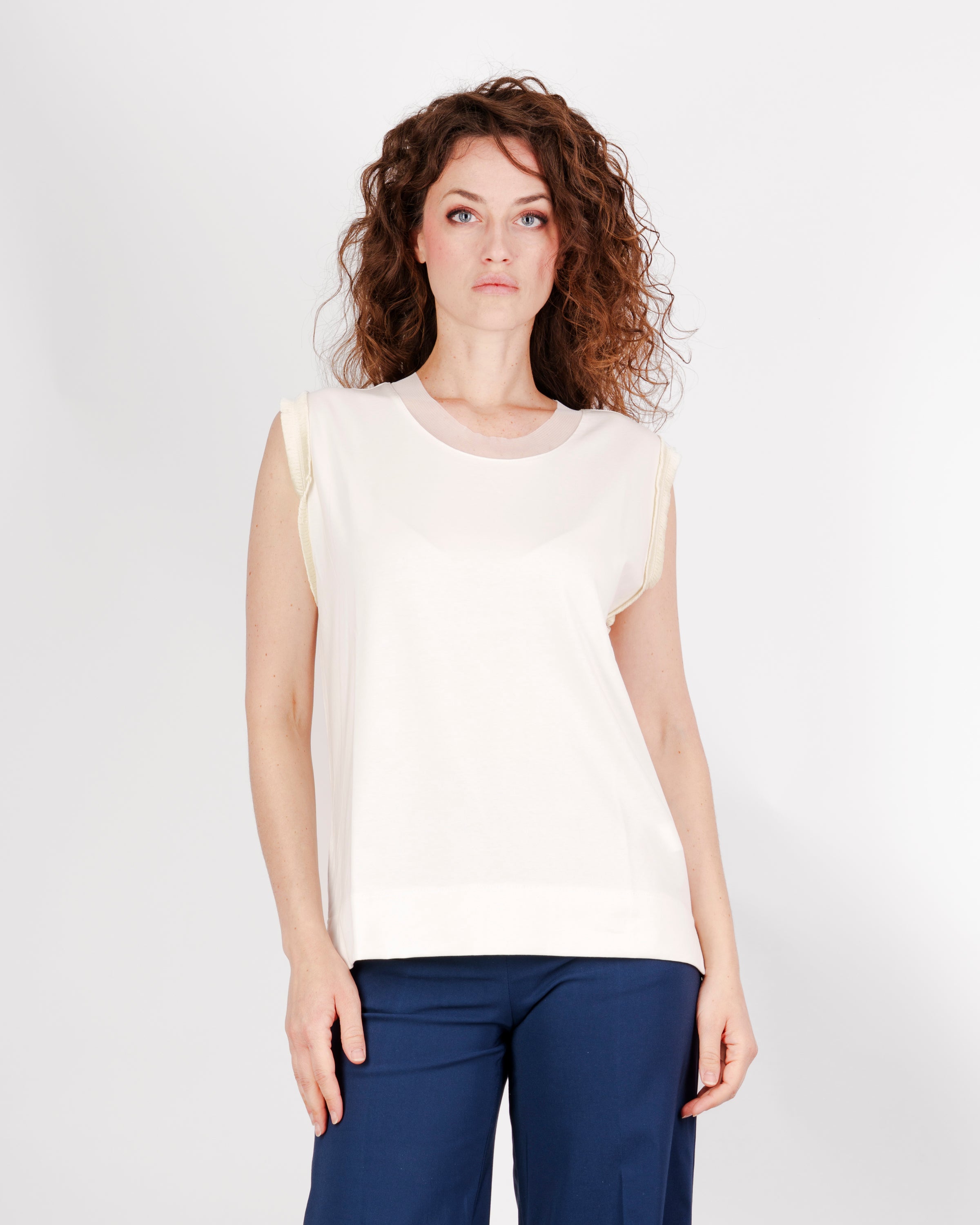 Canotta rifinita tulle C610