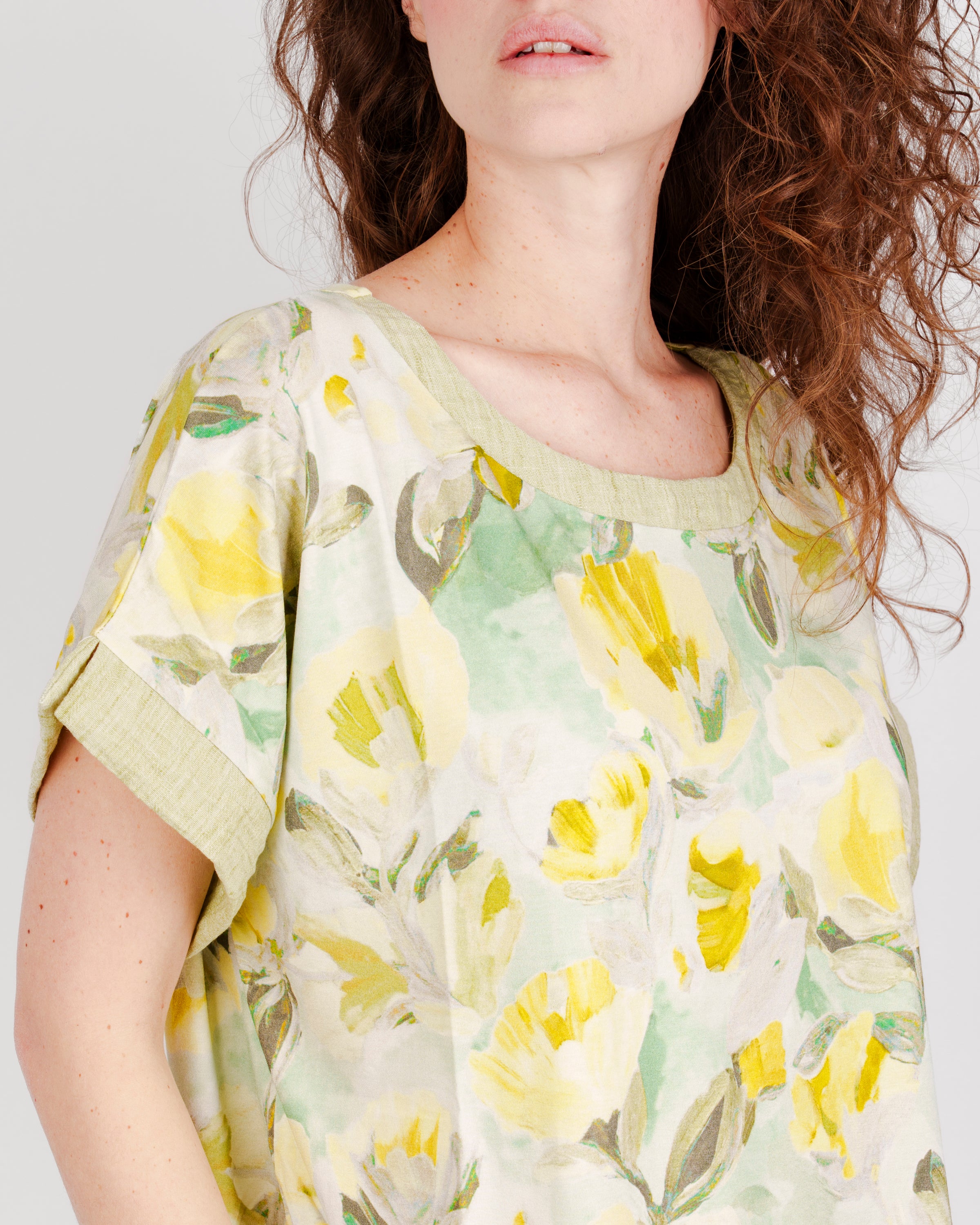 Maglia OVER fiori sfumati inserto jeans S-500