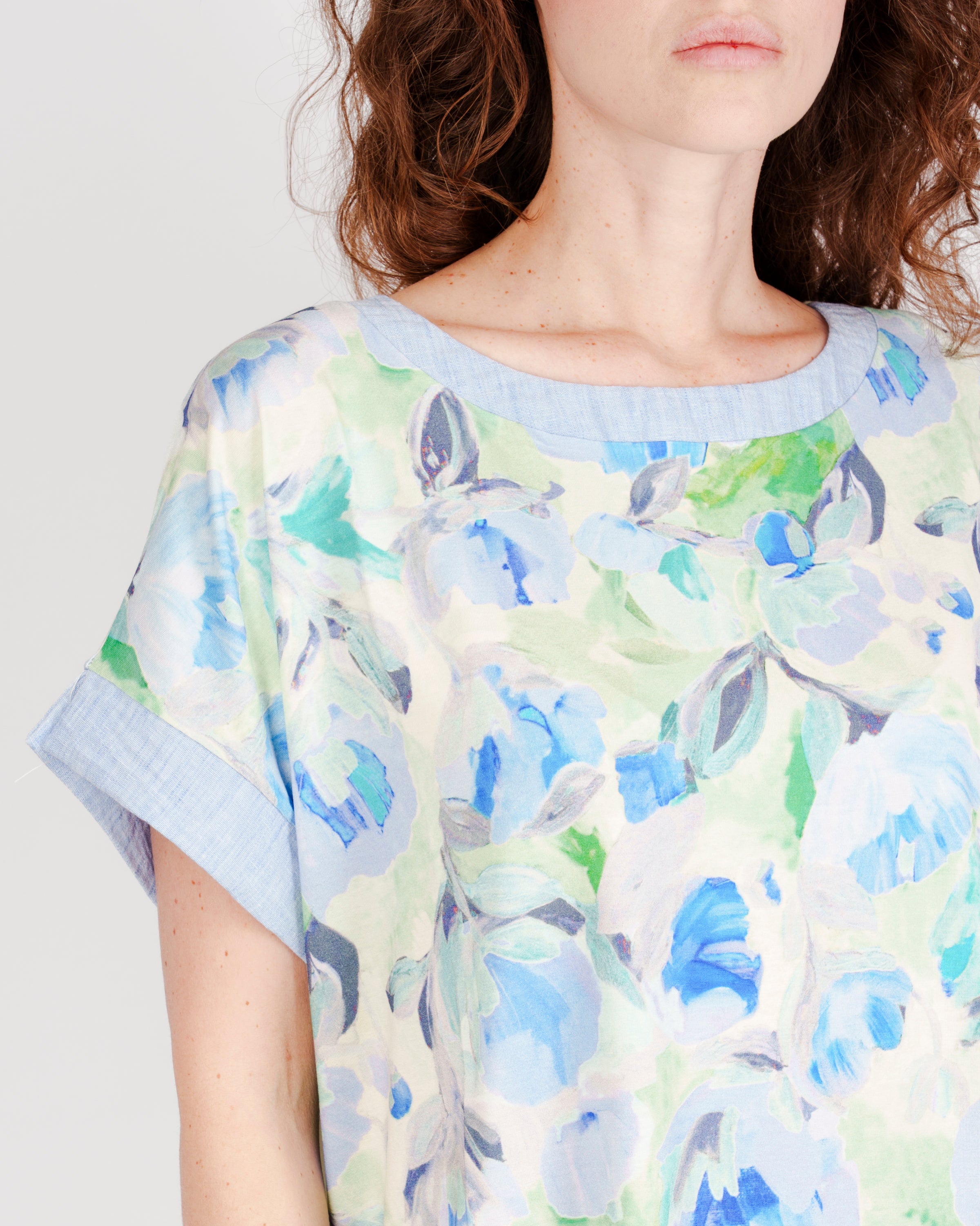 Maglia OVER fiori sfumati inserto jeans S-500