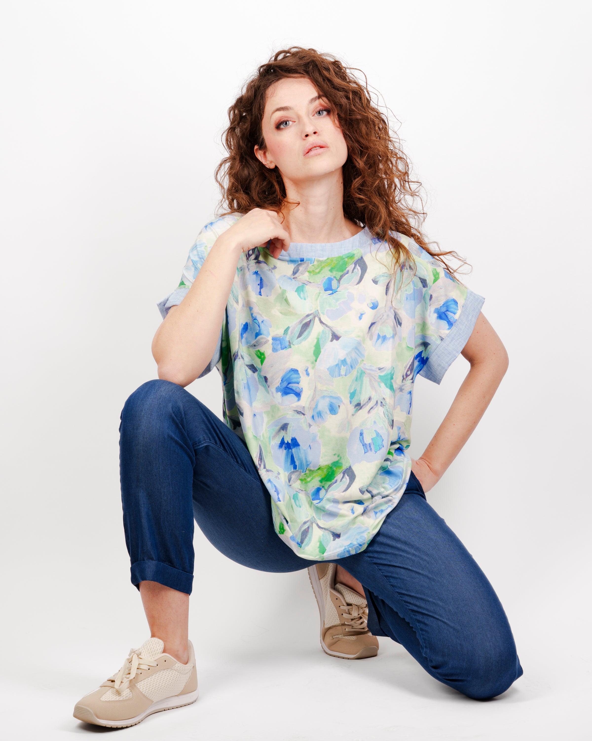 Maglia OVER fiori sfumati inserto jeans S-500