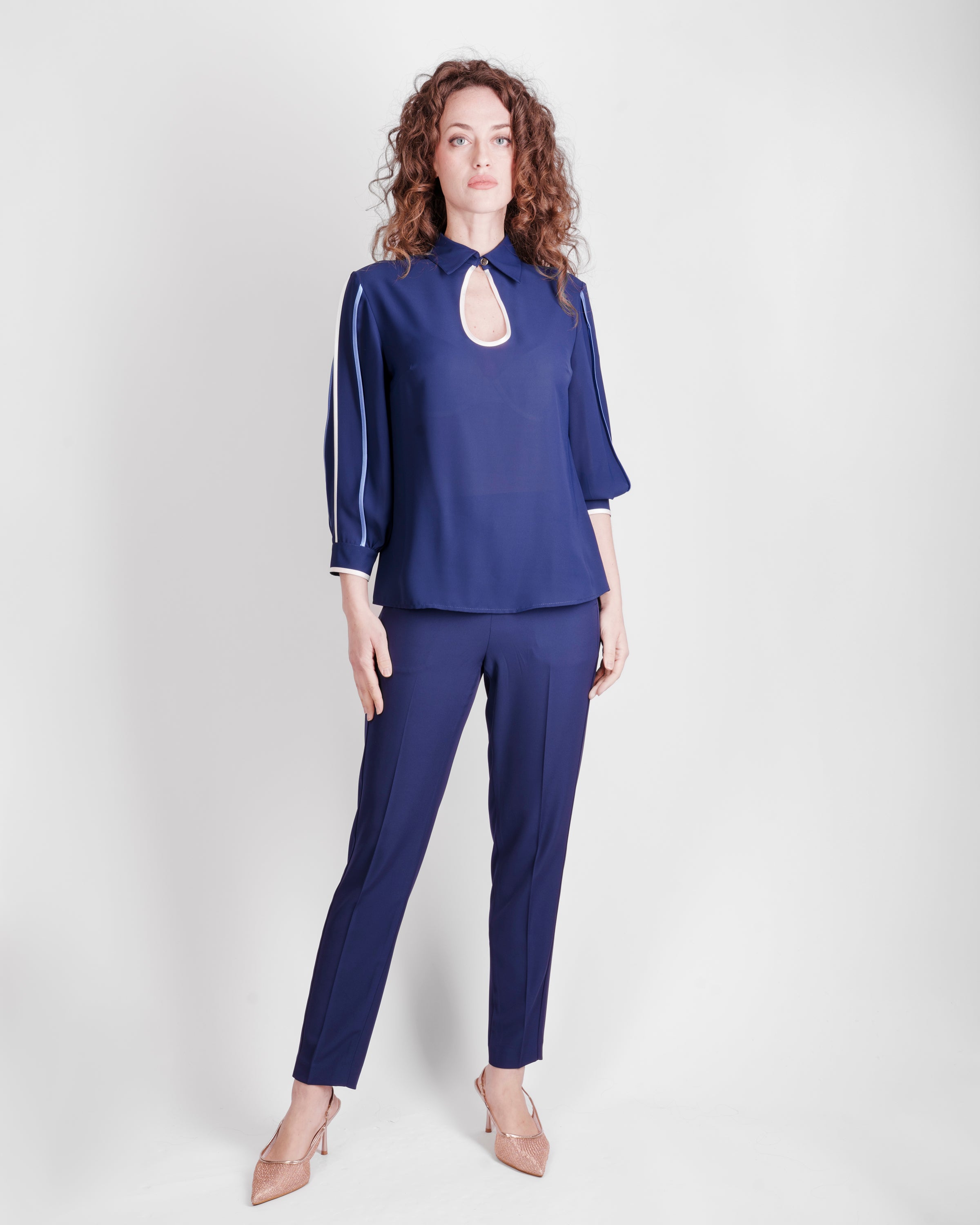 Blusa con piping maniche mano seta METAURO