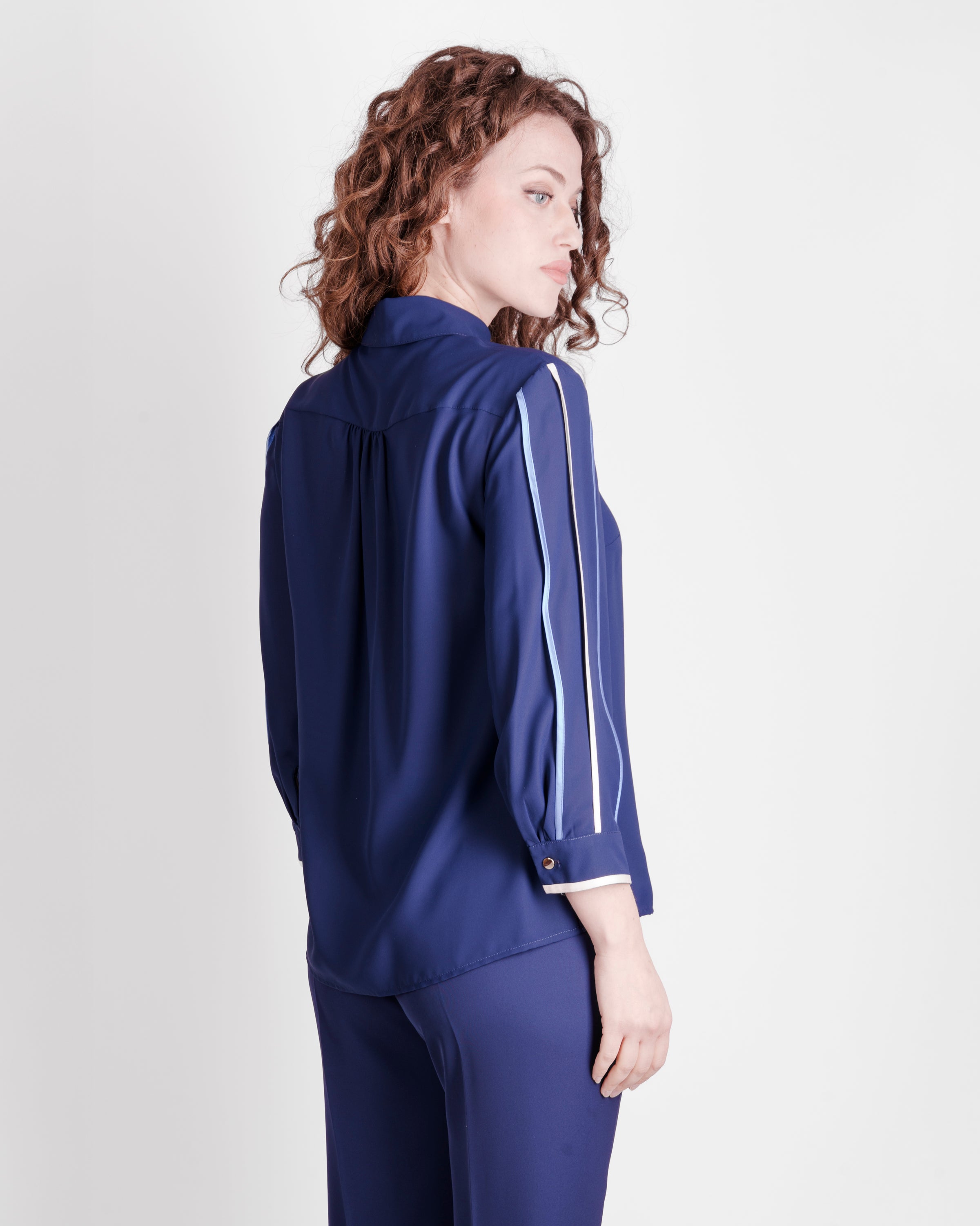 Blusa con piping maniche mano seta METAURO