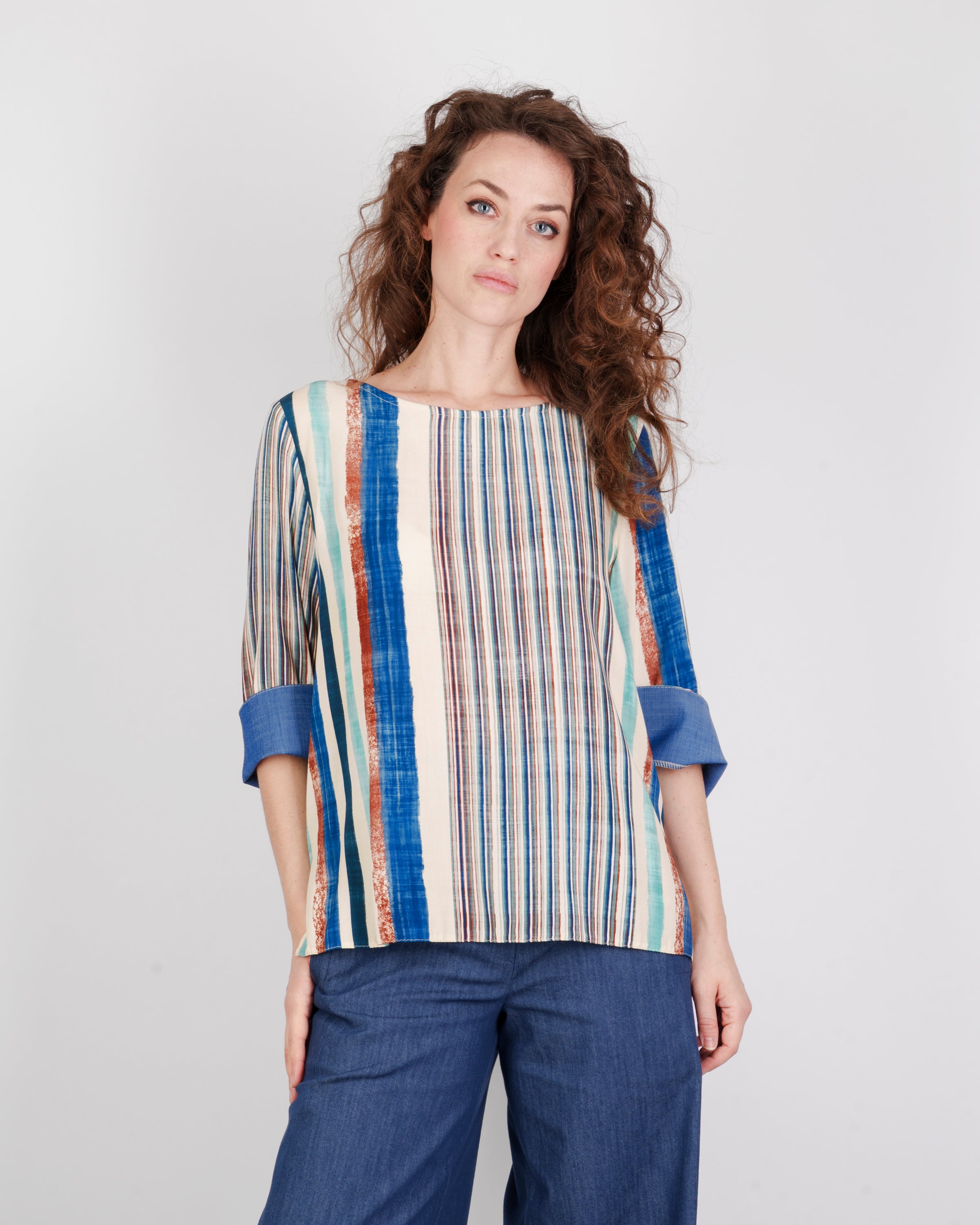 Blusa in viscosa fantasia multirighe DS 1337