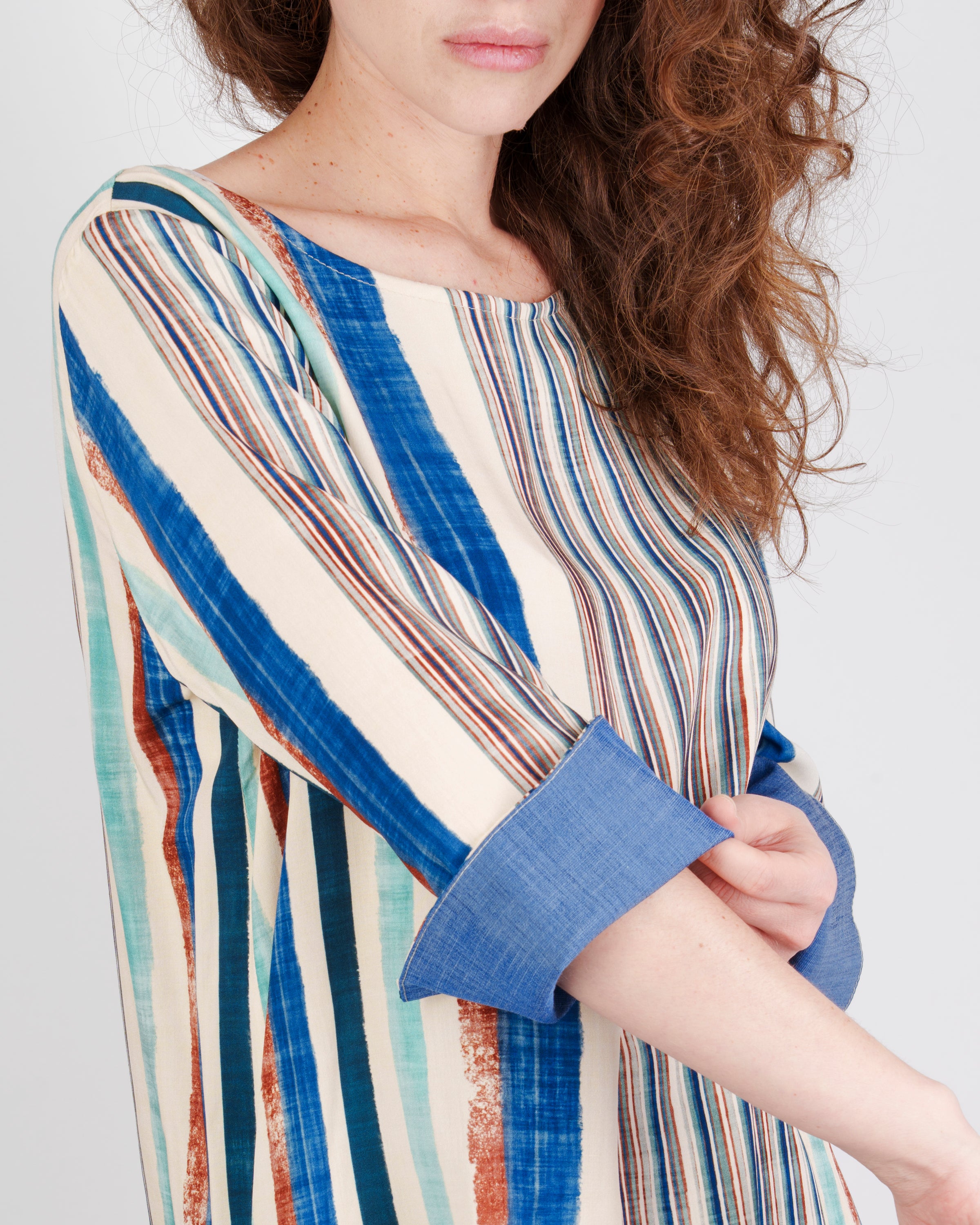 Blusa in viscosa fantasia multirighe DS 1337