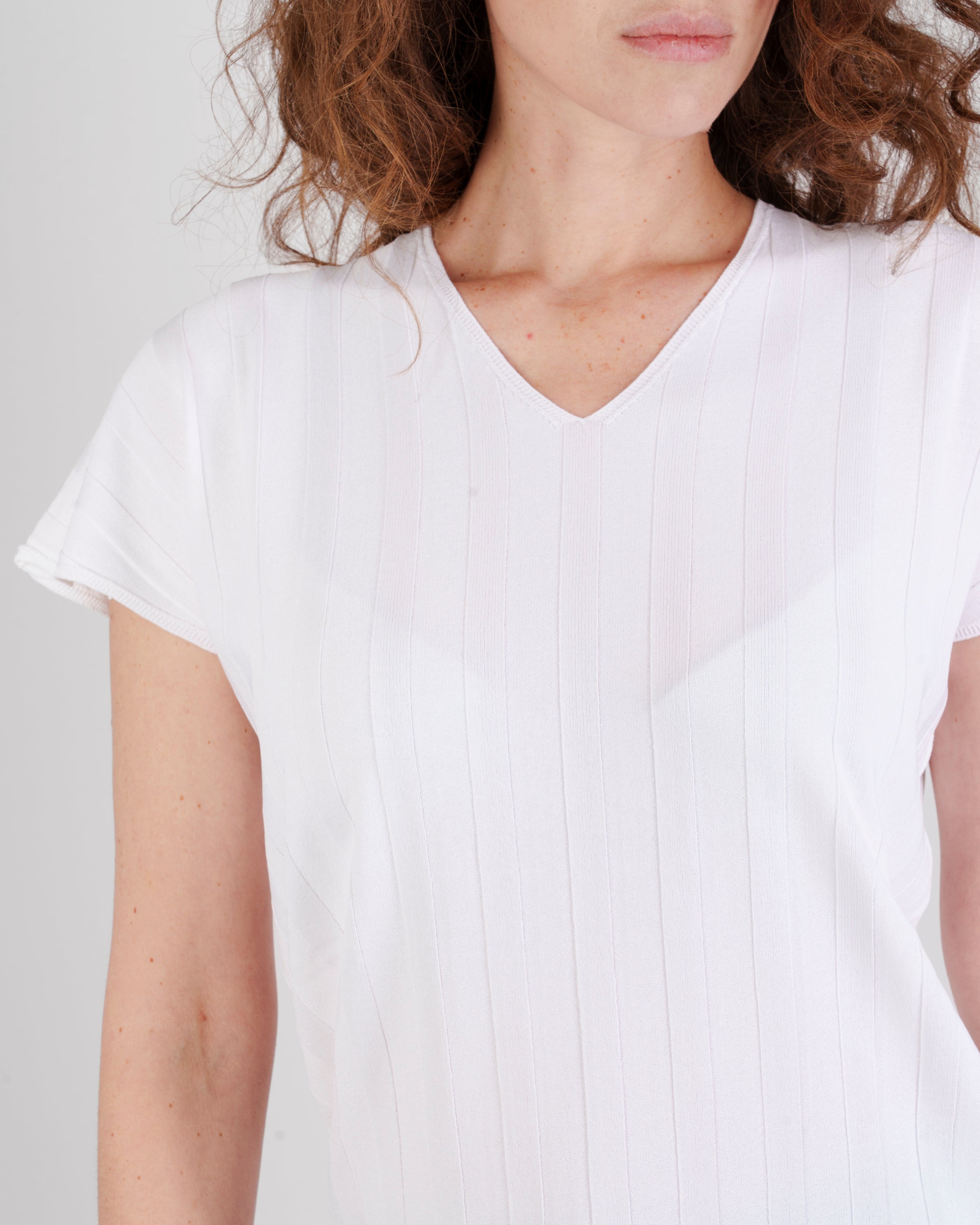 Maglia scollo a V motivo coste 92428