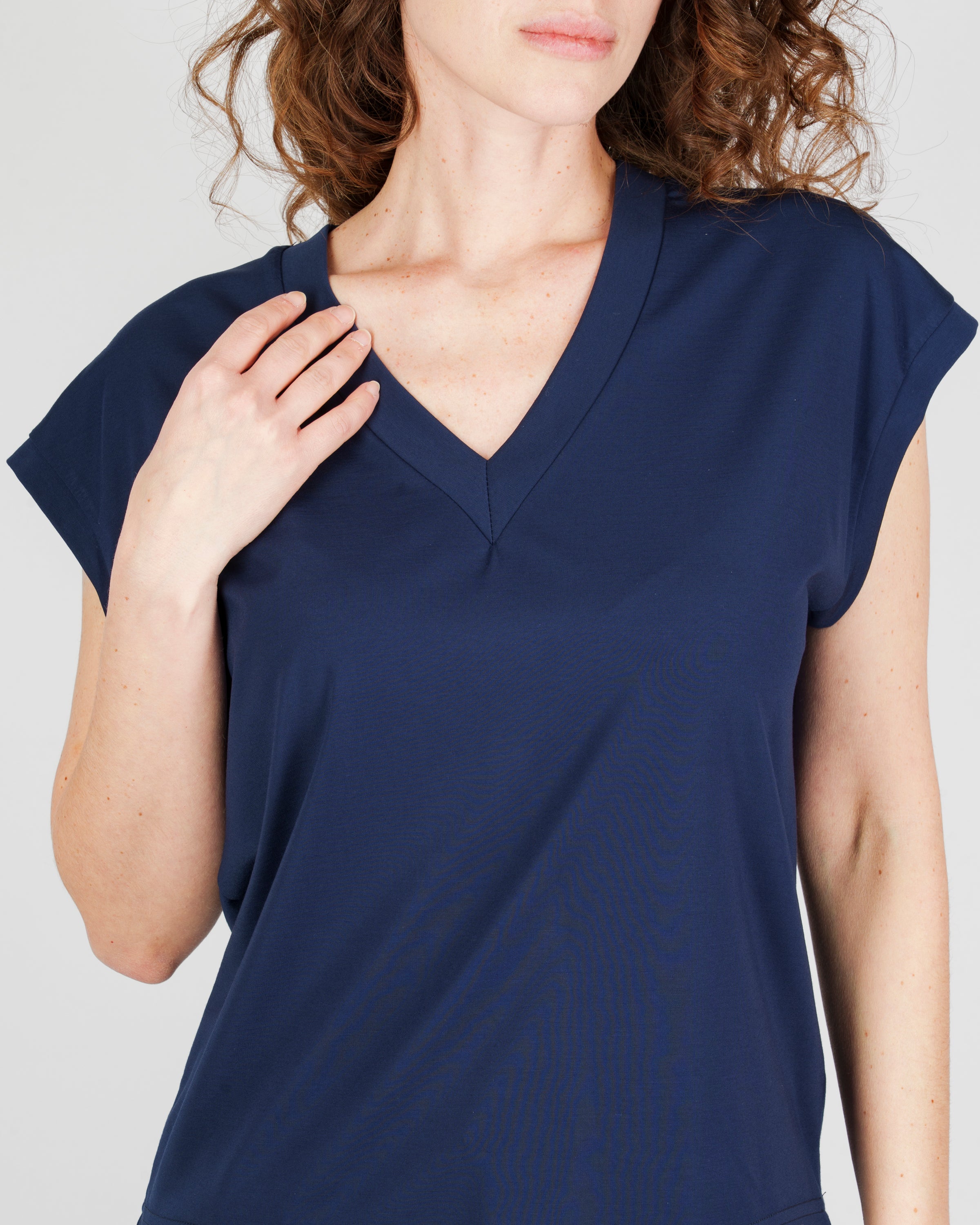 T-shirt scollo a V manica scesa 4023/3