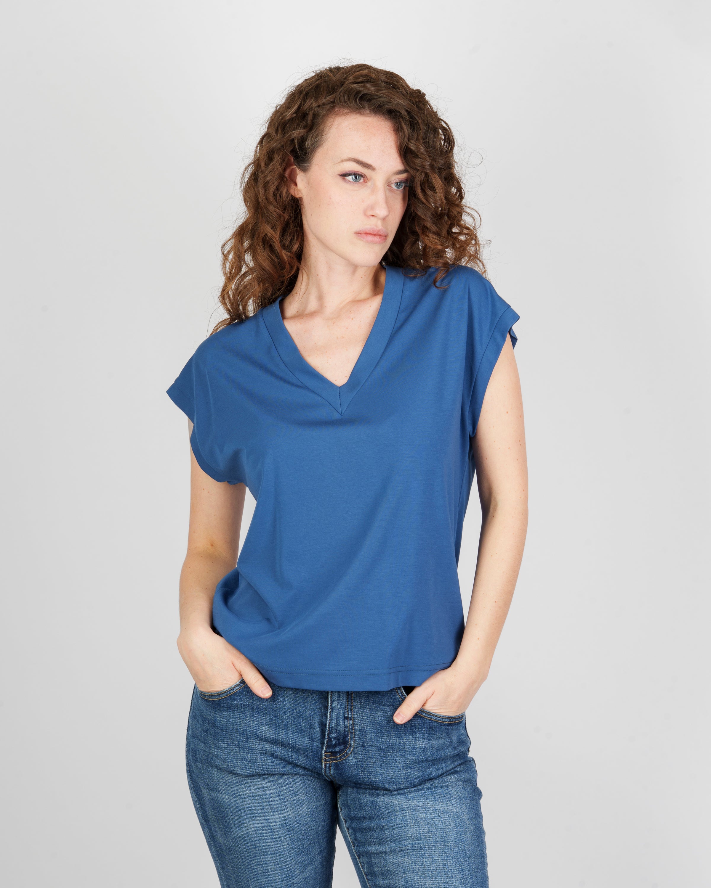 T-shirt scollo a V manica scesa 4023/3