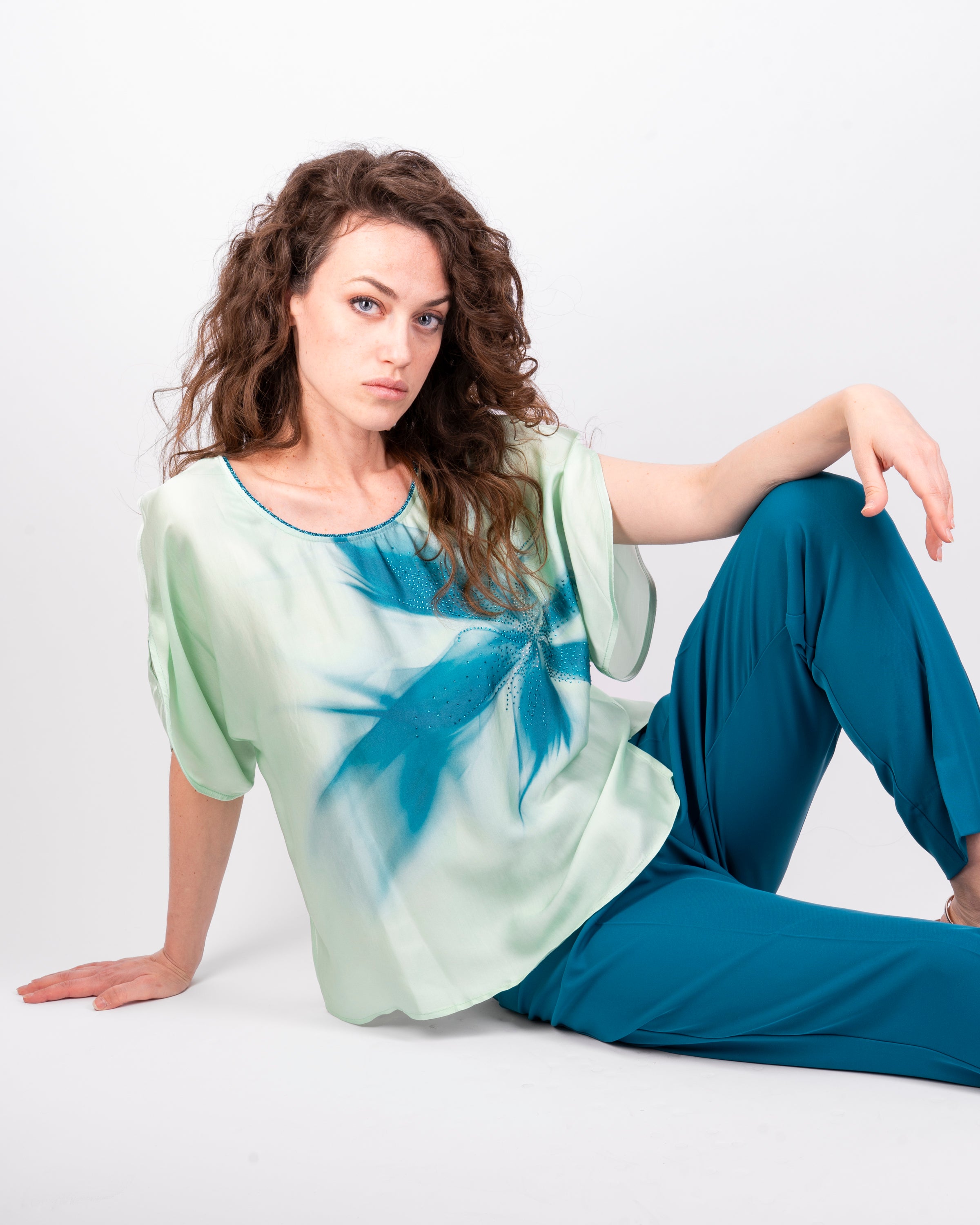 Blusa Edas manica a petalo SCODELLA