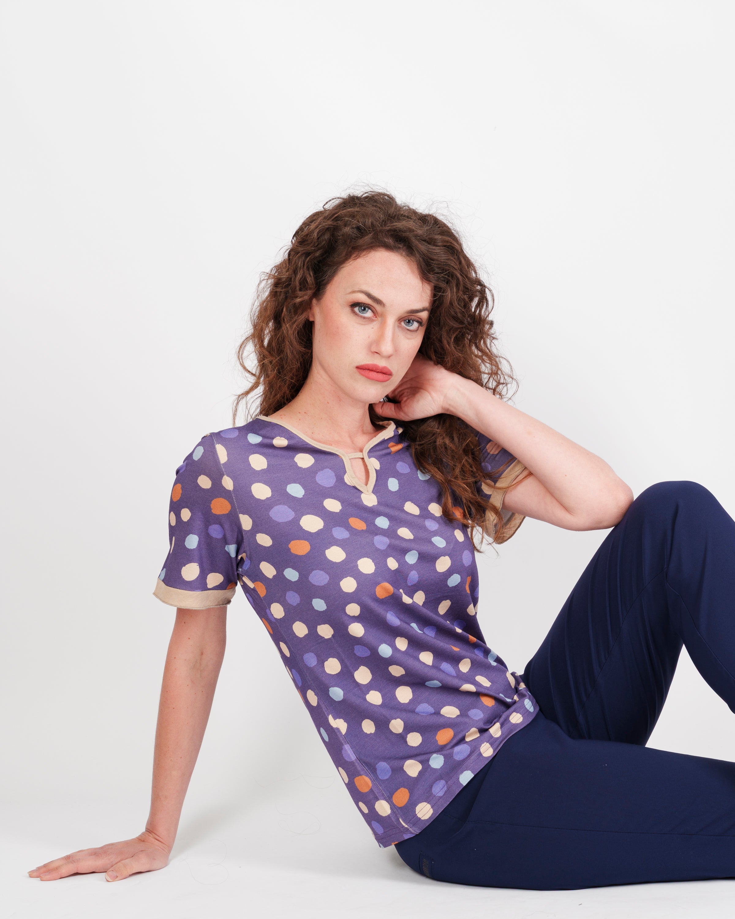 Maglia scollo goccia pois 187
