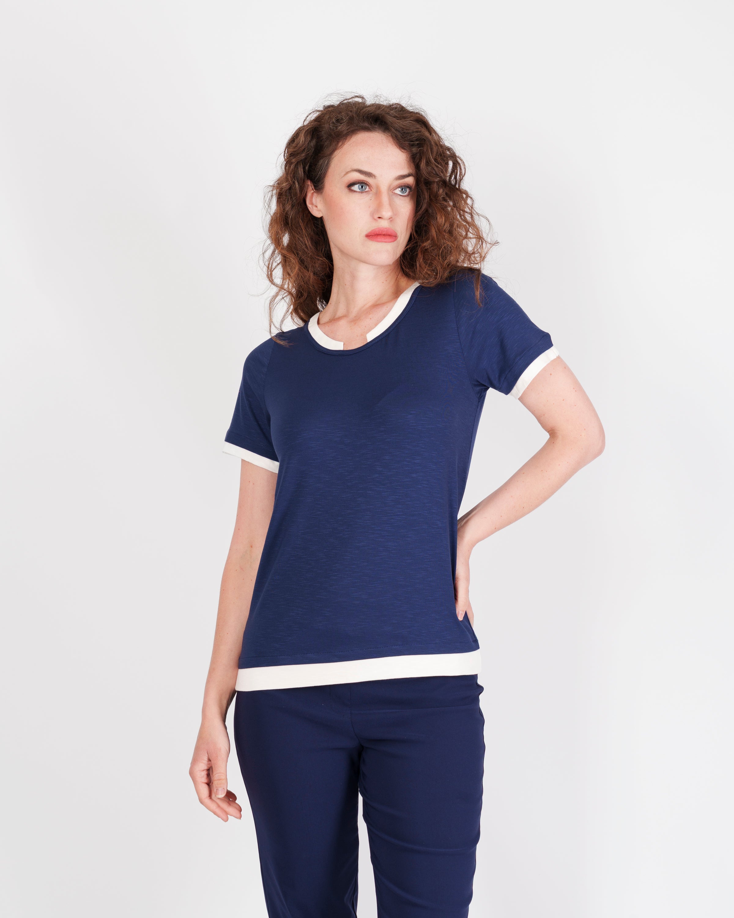 Maglia giro con bordi a contrasto S-171