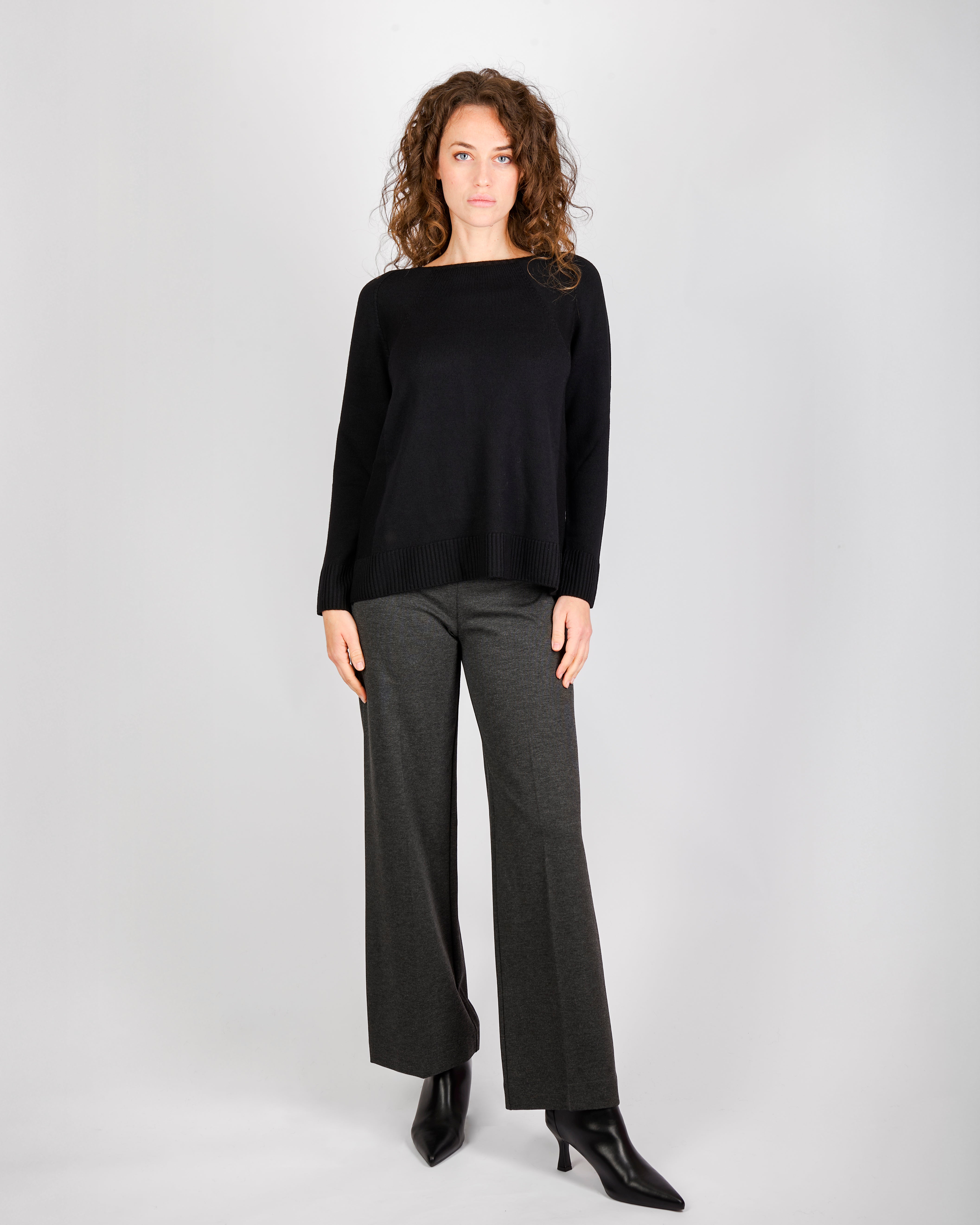 Maglia girocollo pura lana svasata W-250