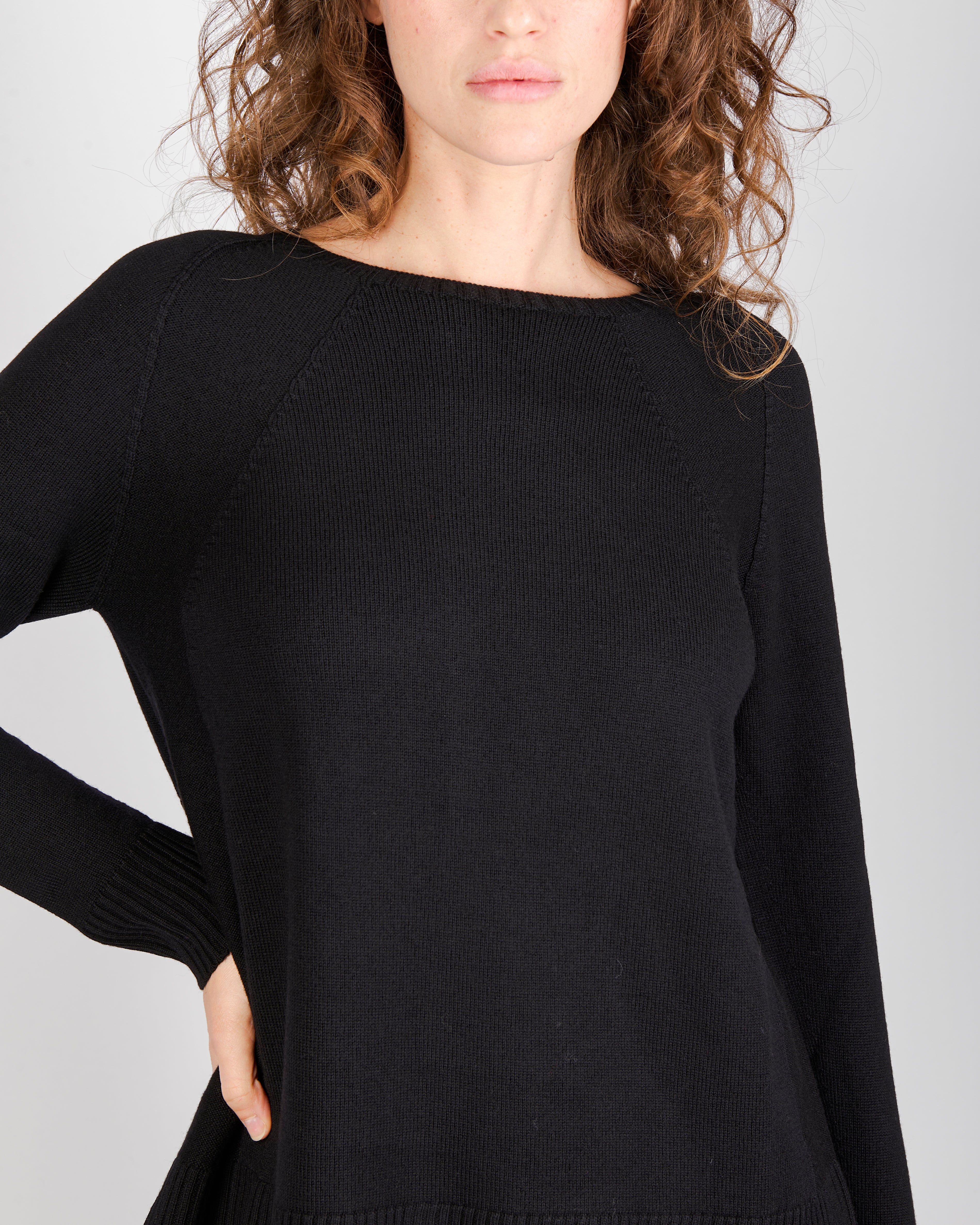 Maglia girocollo pura lana svasata W-250