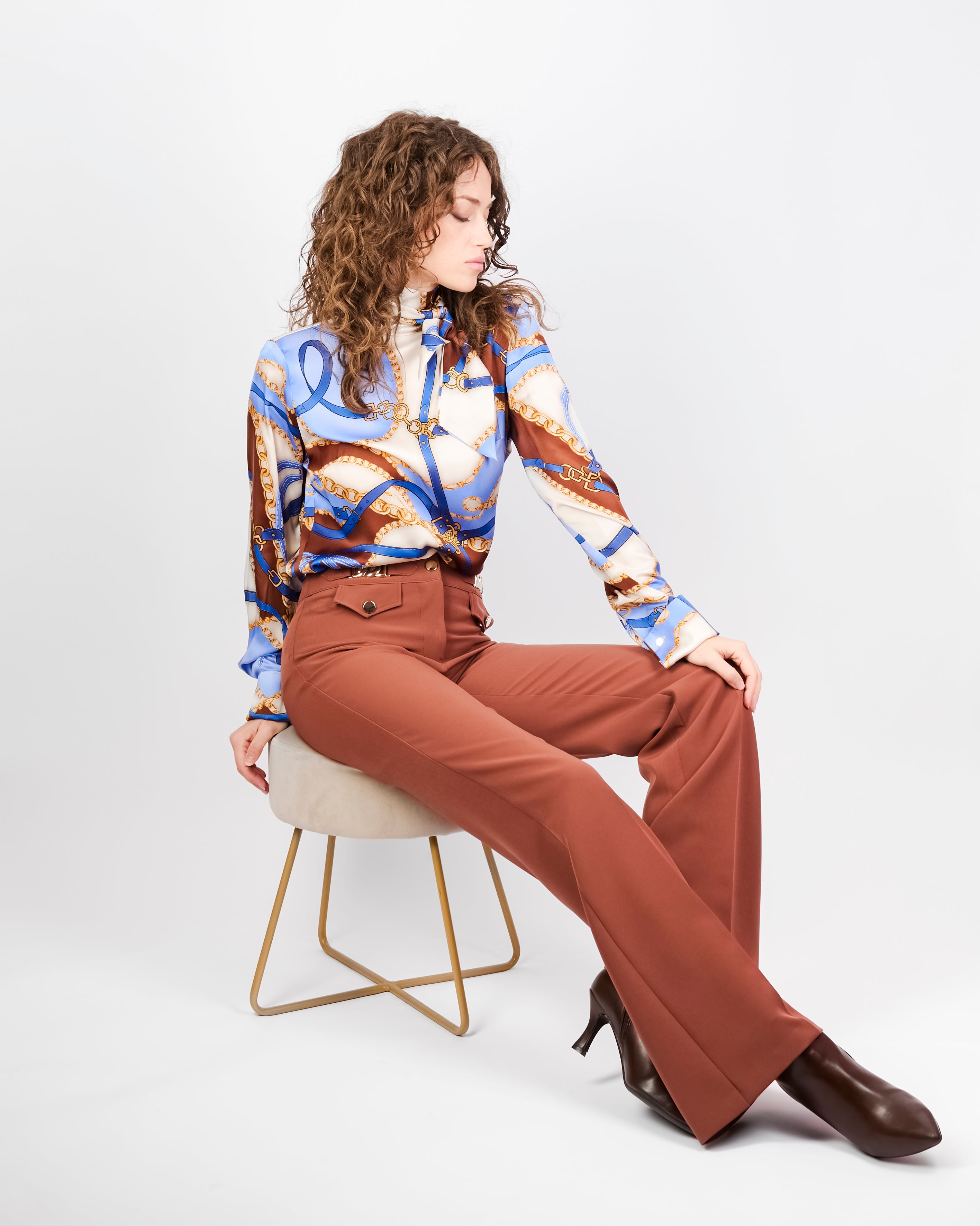 Pantalone con fibbie oro tecnico TISANA